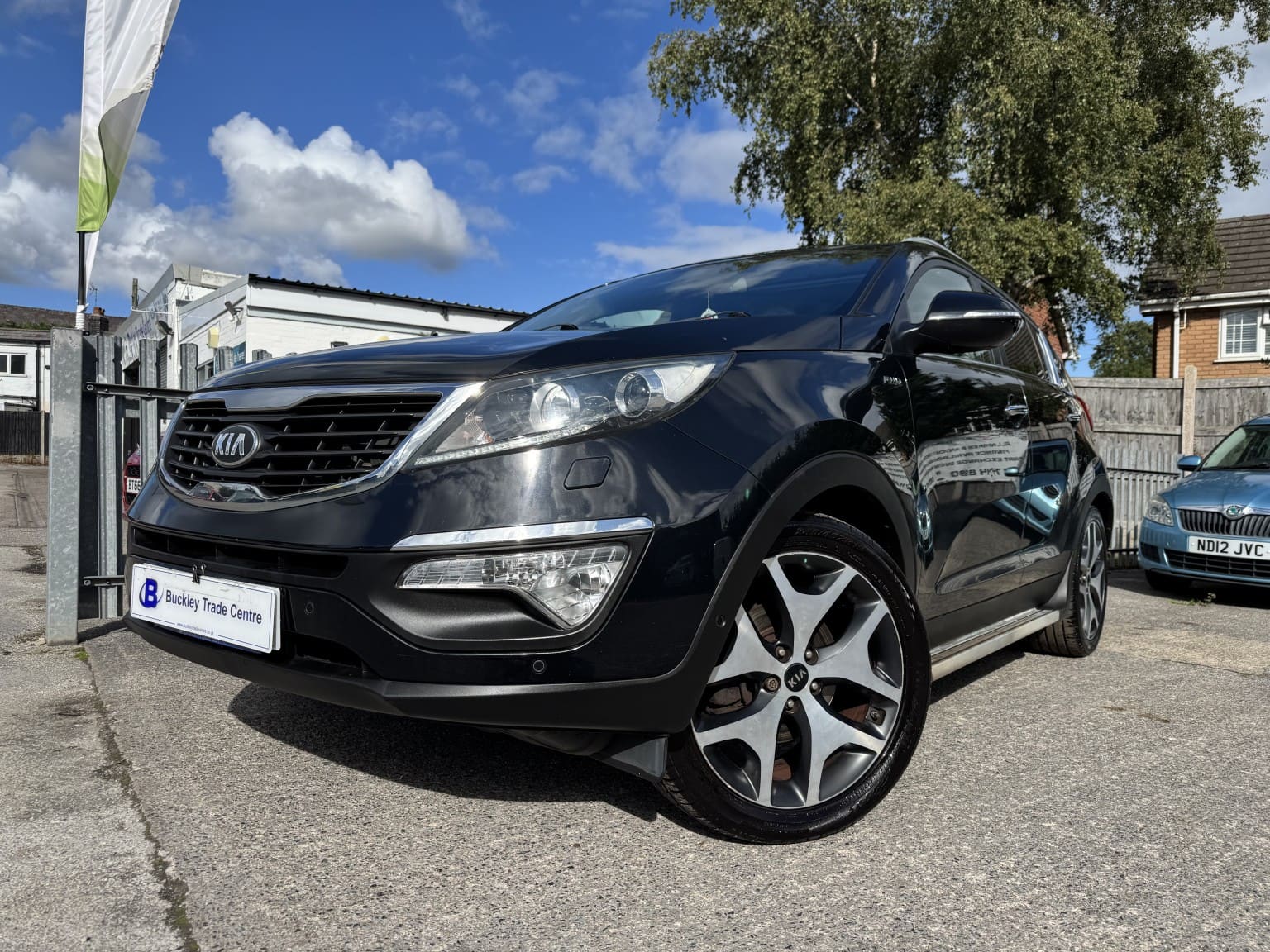 Kia Sportage - image 1 of 40