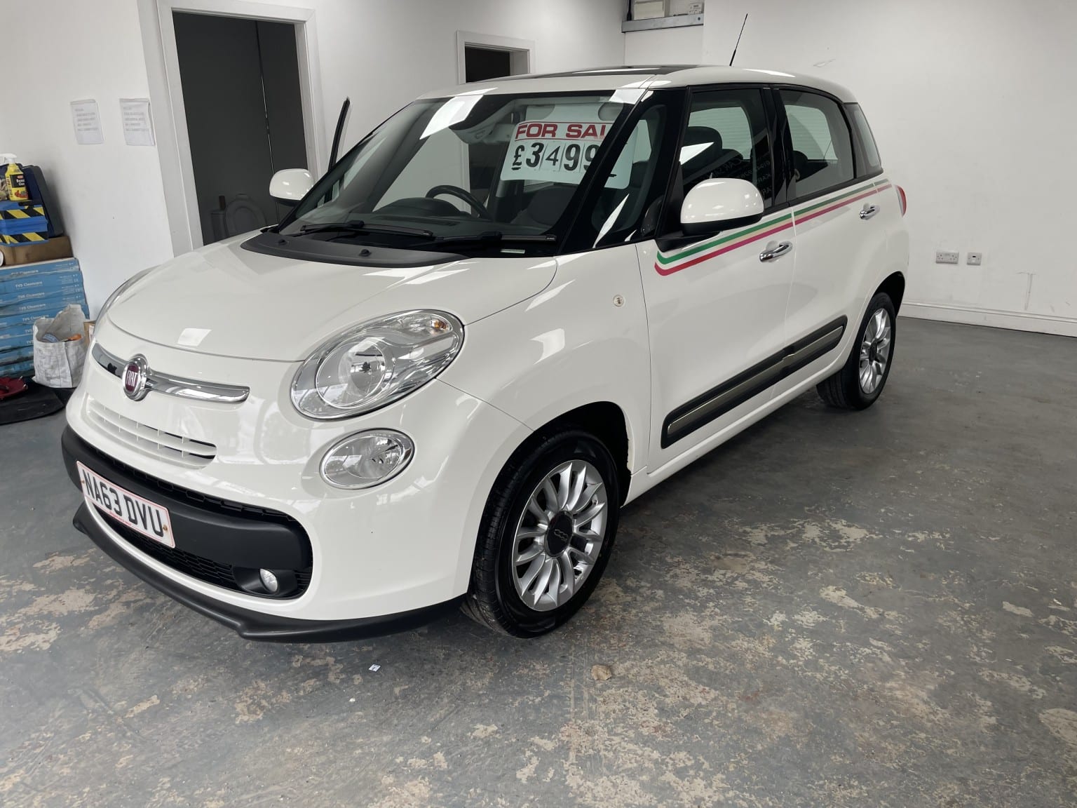 Fiat 500L - image 1 of 15