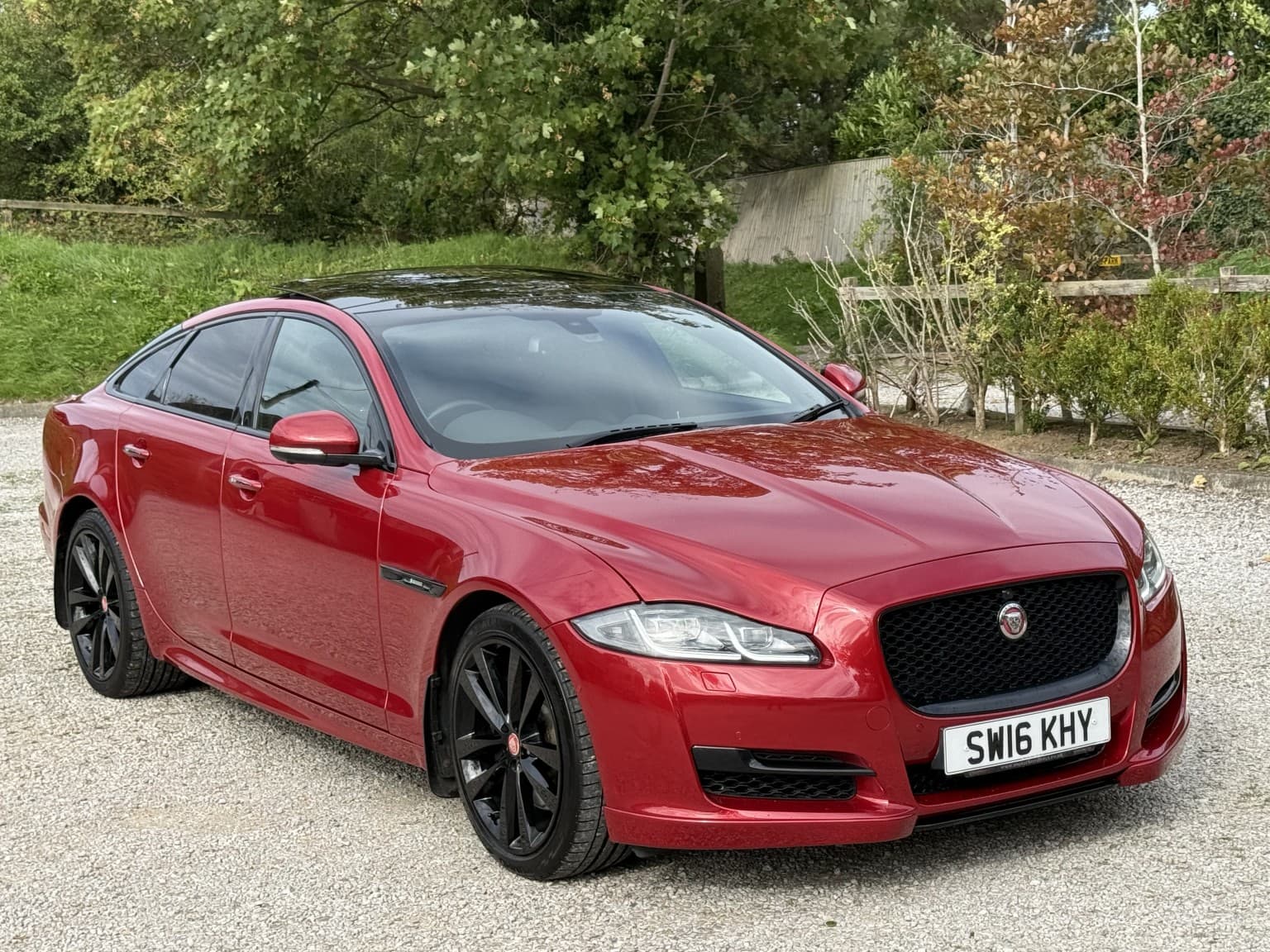 Jaguar XJ - image 1 of 33