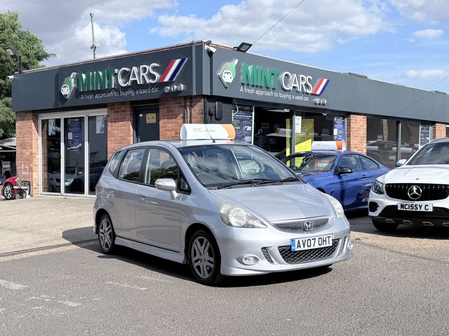 Honda Jazz - image 1 of 35