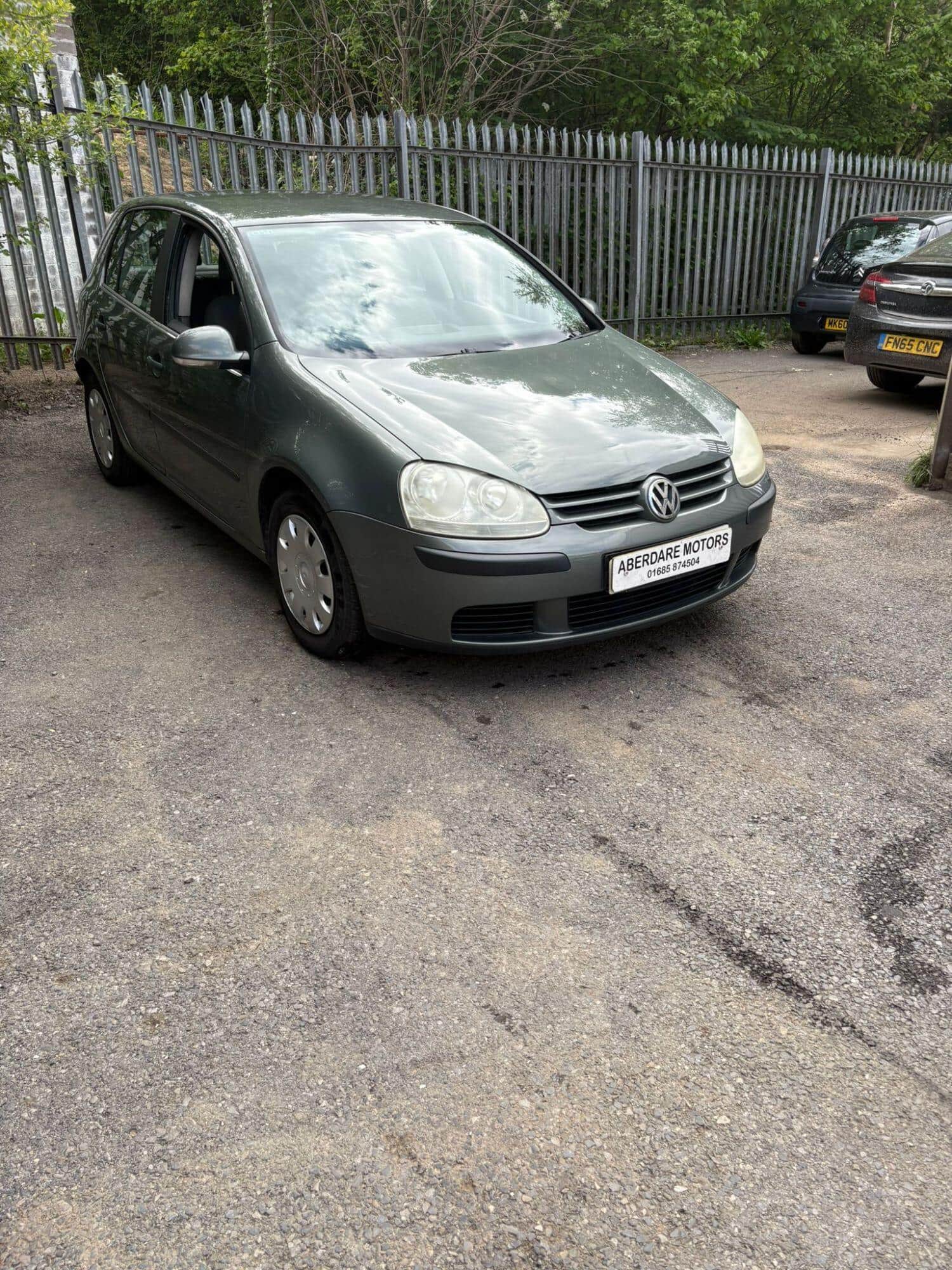 Volkswagen Golf - image 1 of 15
