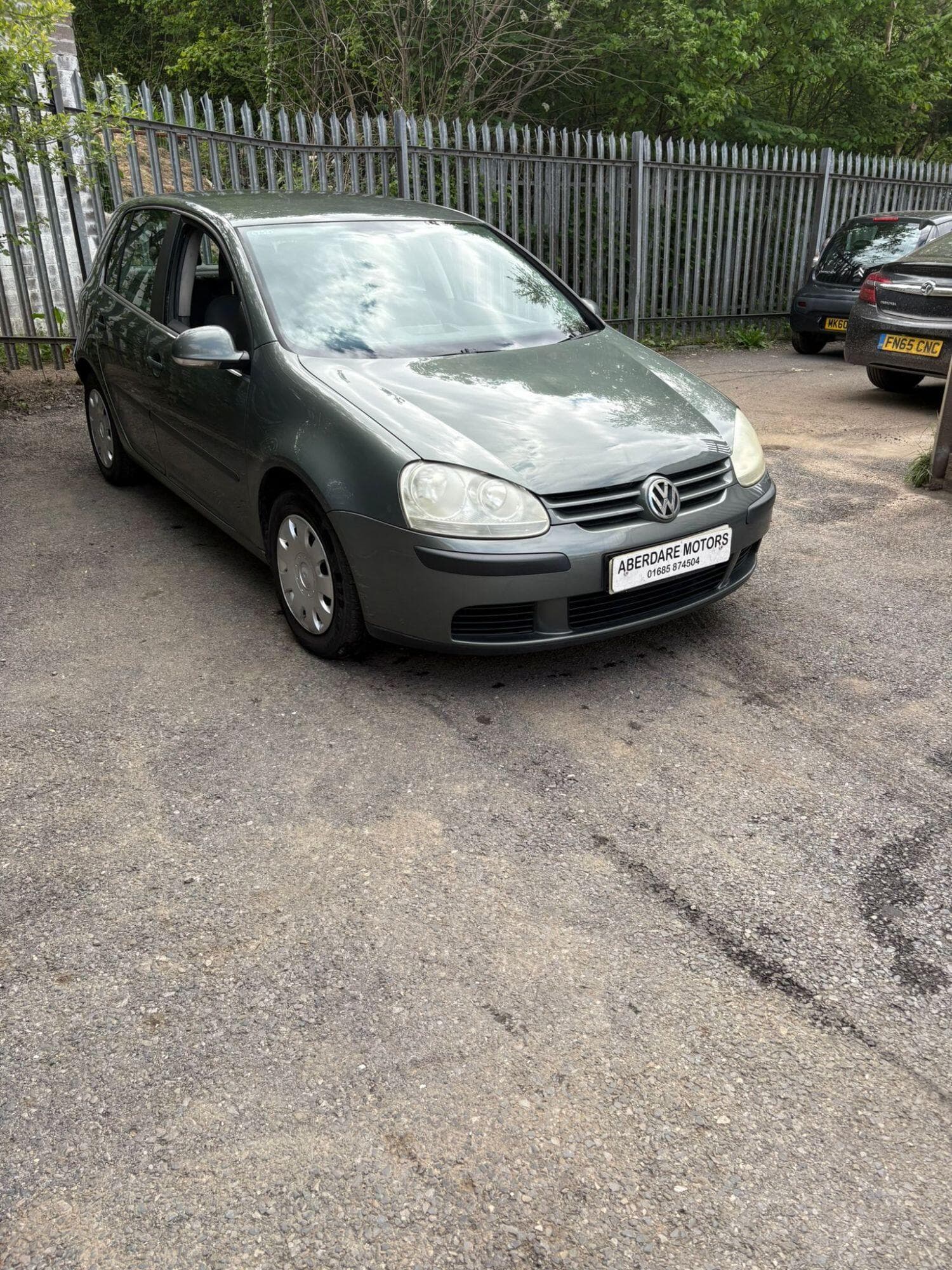 Volkswagen Golf - image 1 of 15