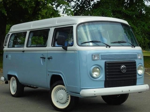 Volkswagen Transporter - image 1 of 20