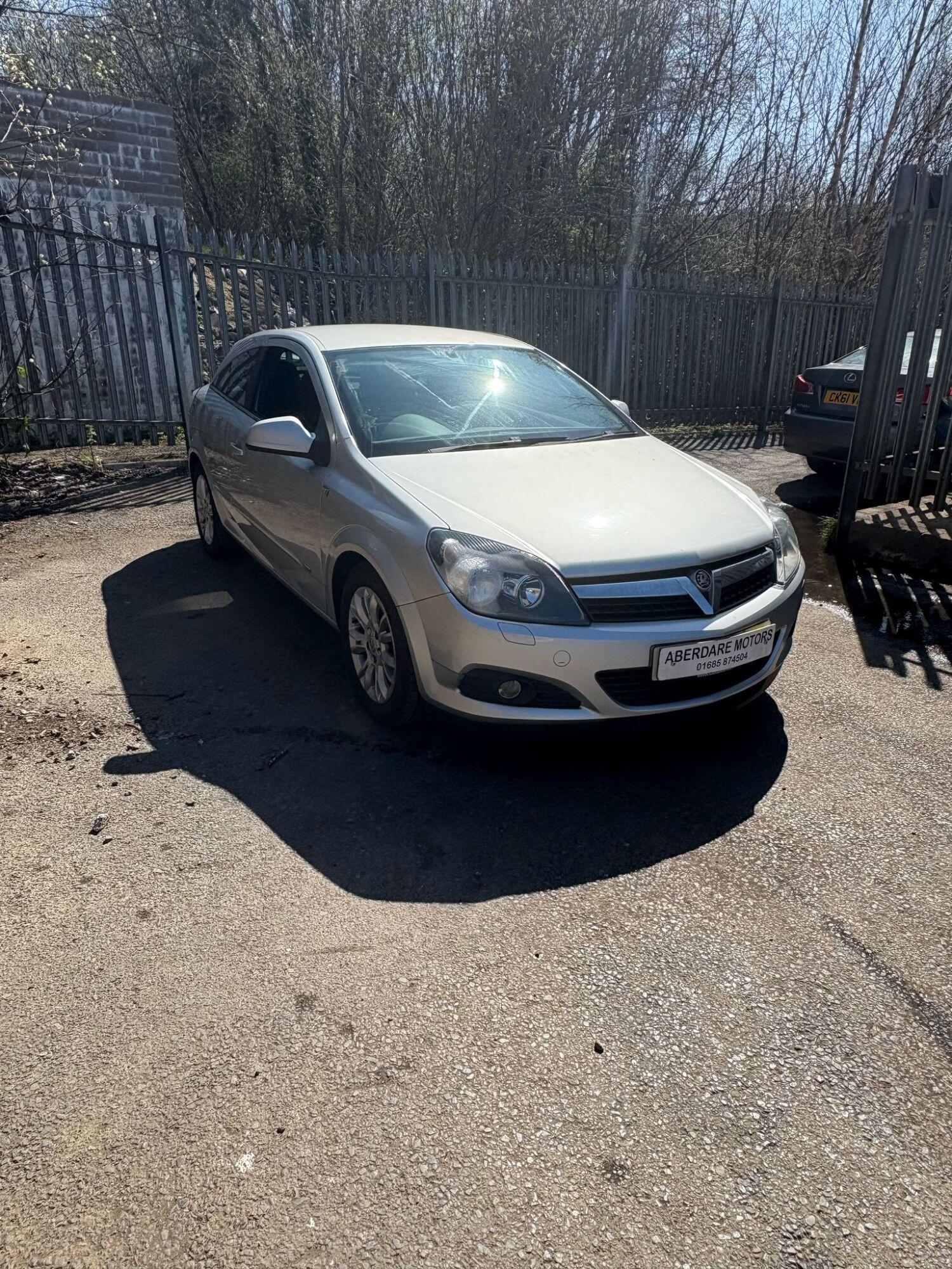 Vauxhall Astra - image 1 of 14