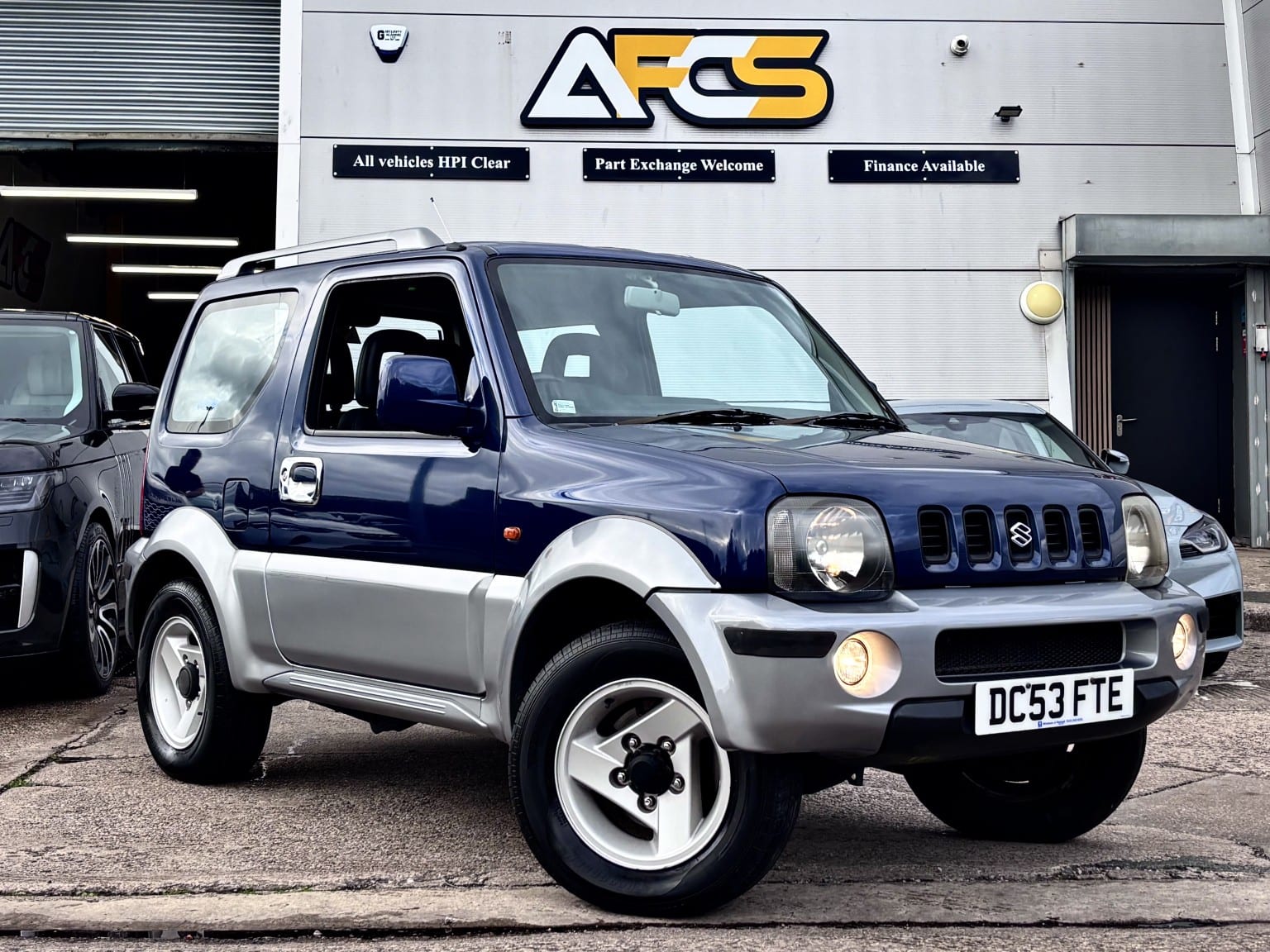 Suzuki Jimny - image 1 of 35