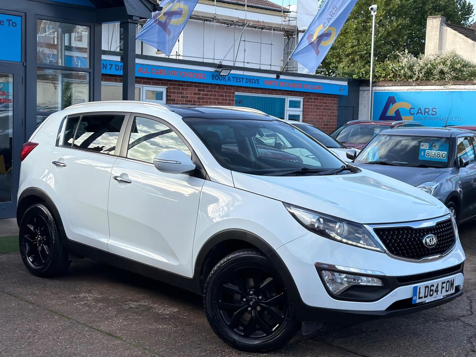 2014 Kia Sportage 1.6 GDi EcoDynamics 2 2WD Euro 5 (s/s) in white — photo 1 of 80