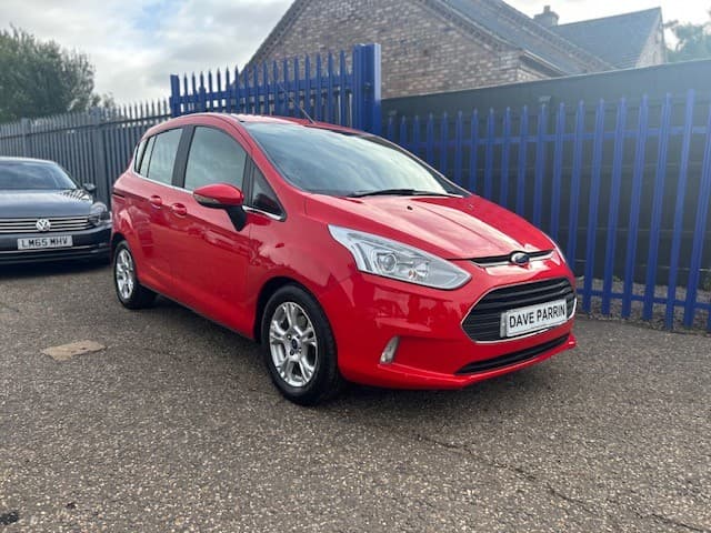Ford B-MAX - image 1 of 13