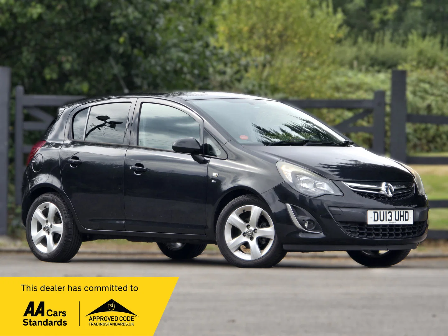 Vauxhall Corsa - image 1 of 29