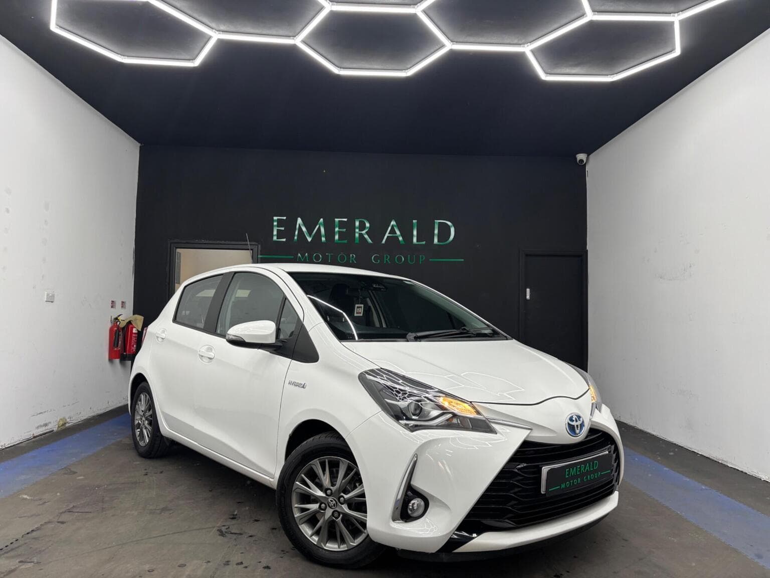 Toyota Yaris - image 1 of 6
