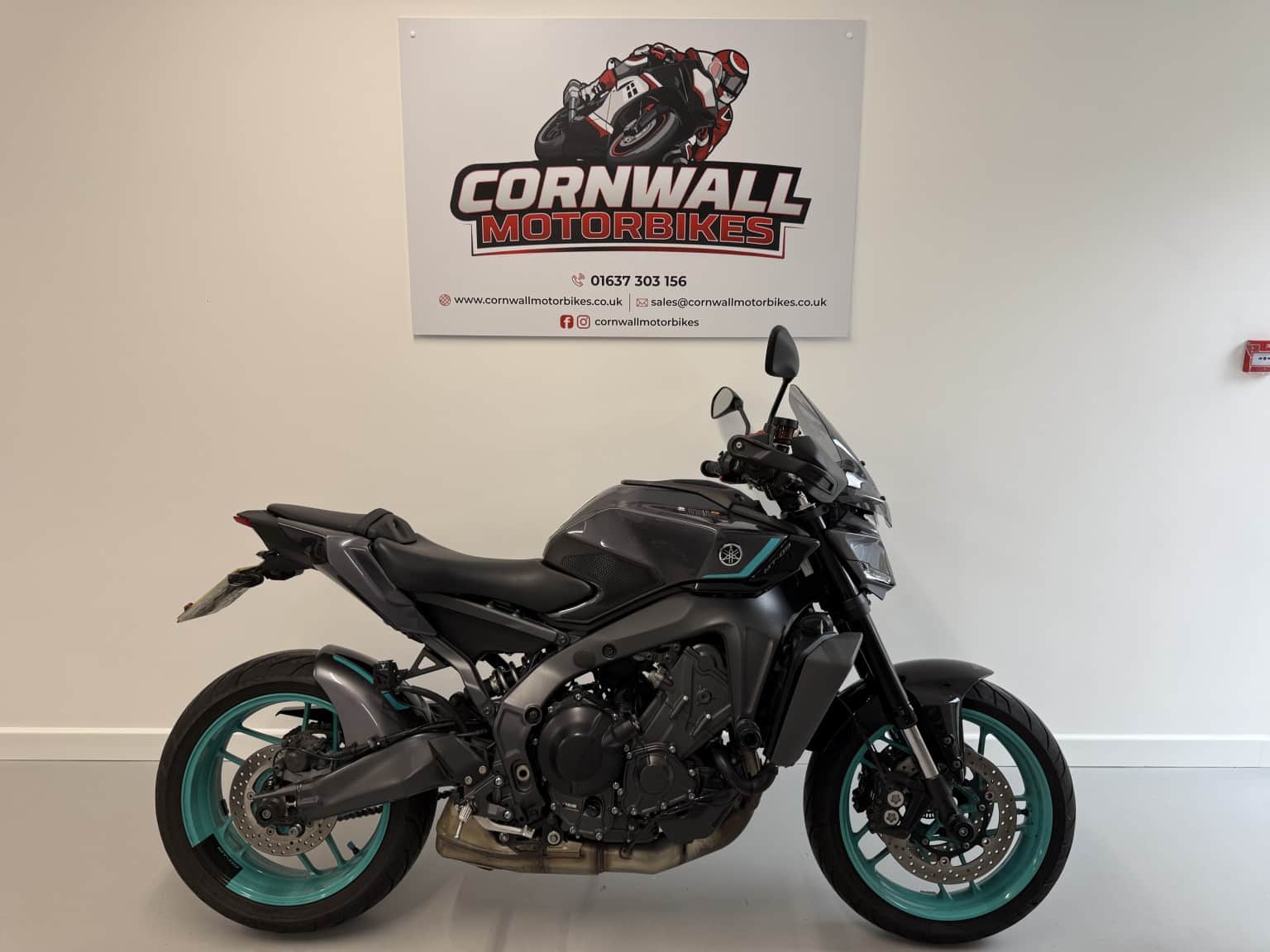 Yamaha MT-09 - image 1 of 21