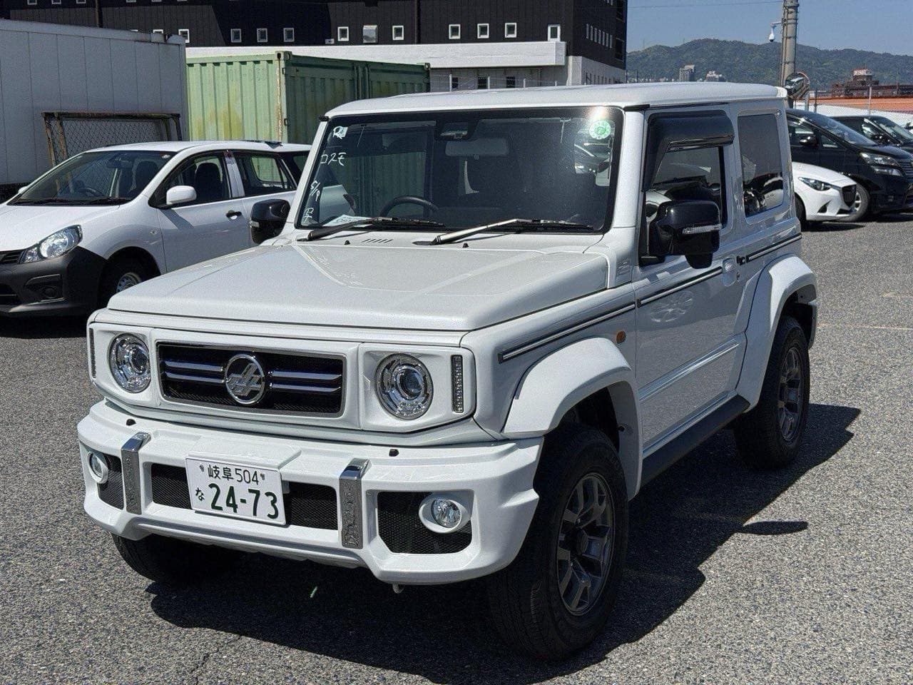 Suzuki Jimny - image 1 of 27