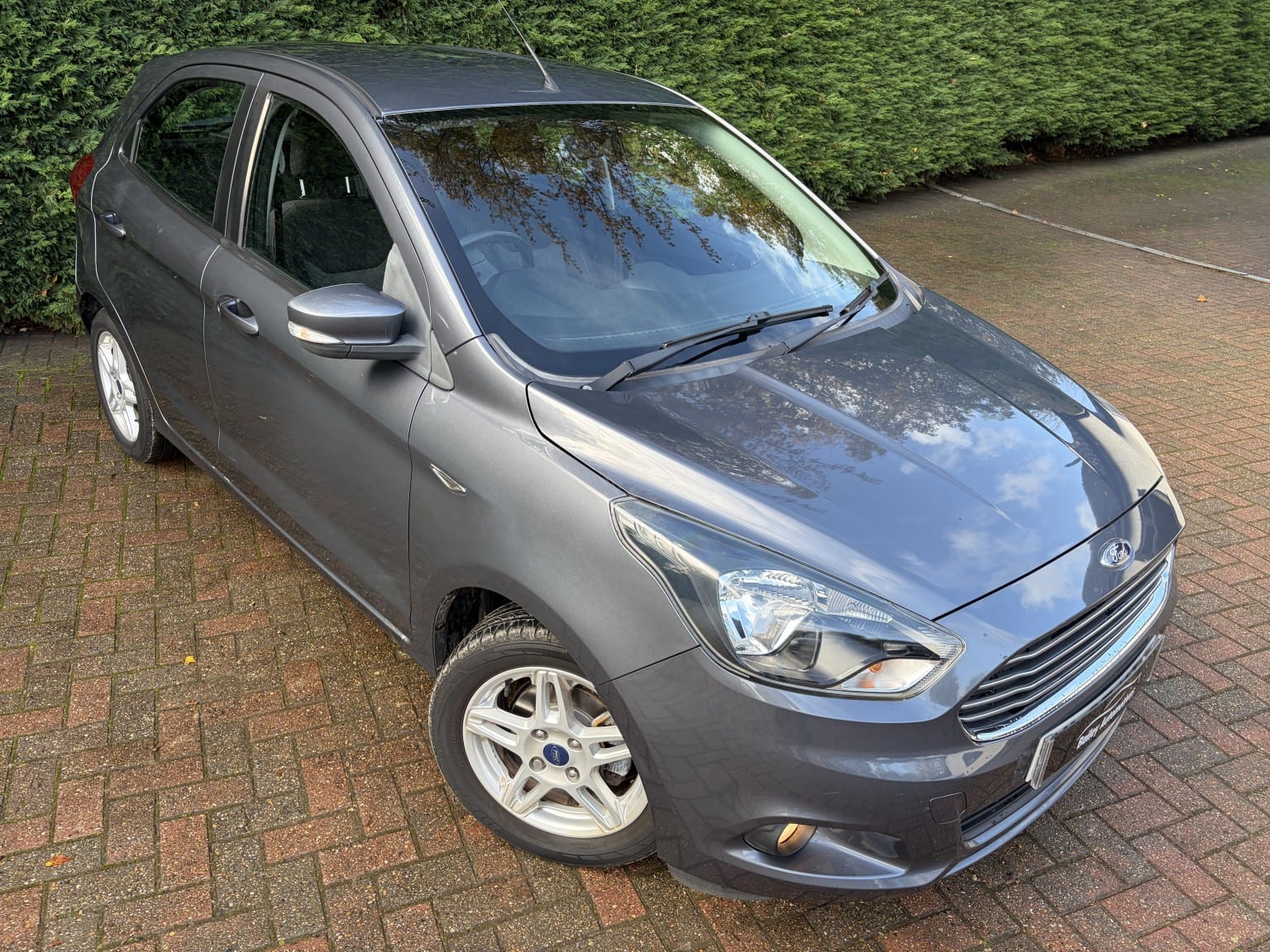2017 Ford Ka+ 1.2 Ti-VCT Zetec in grey — photo 1 of 39