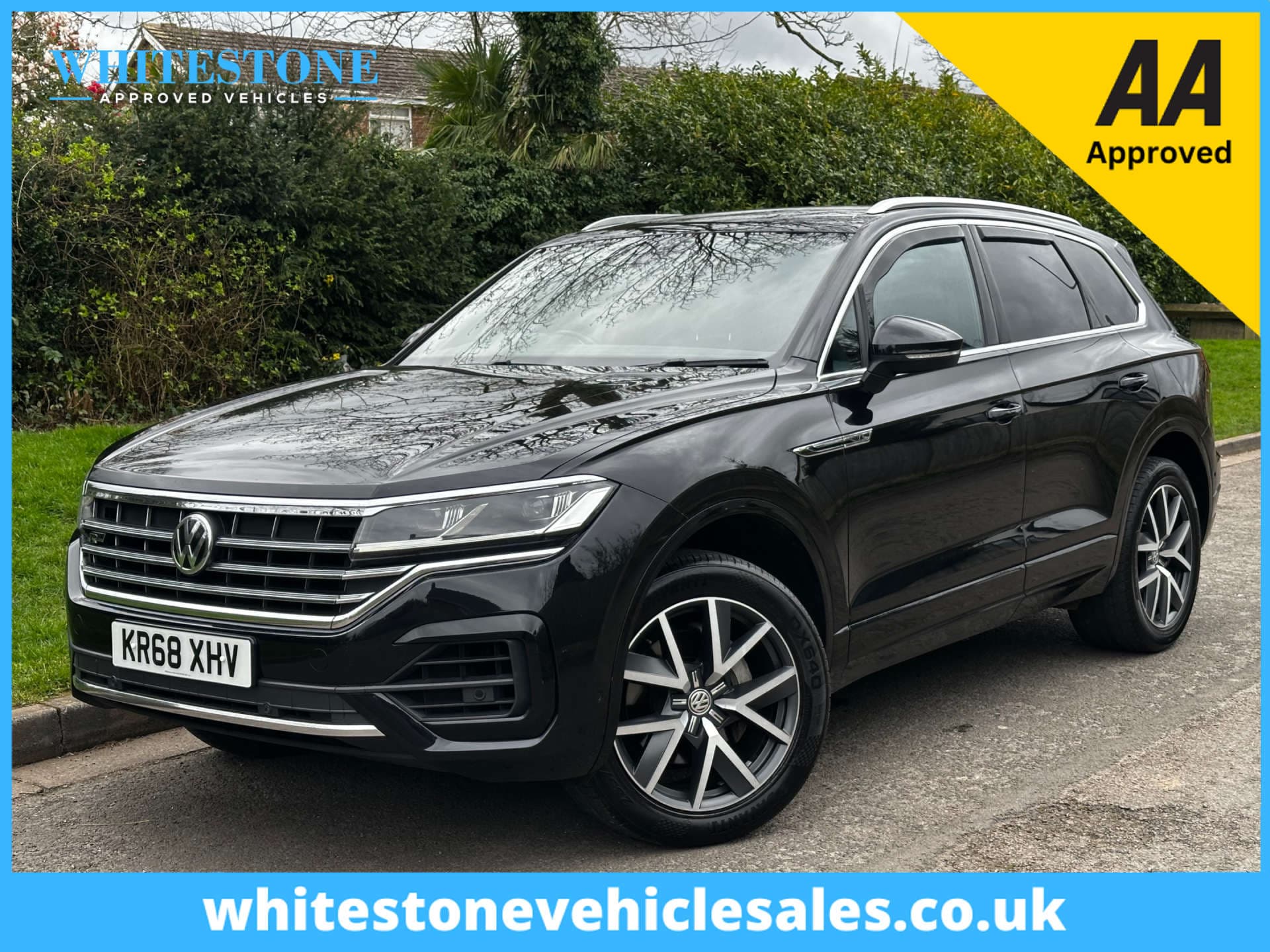 Volkswagen Touareg - image 1 of 39