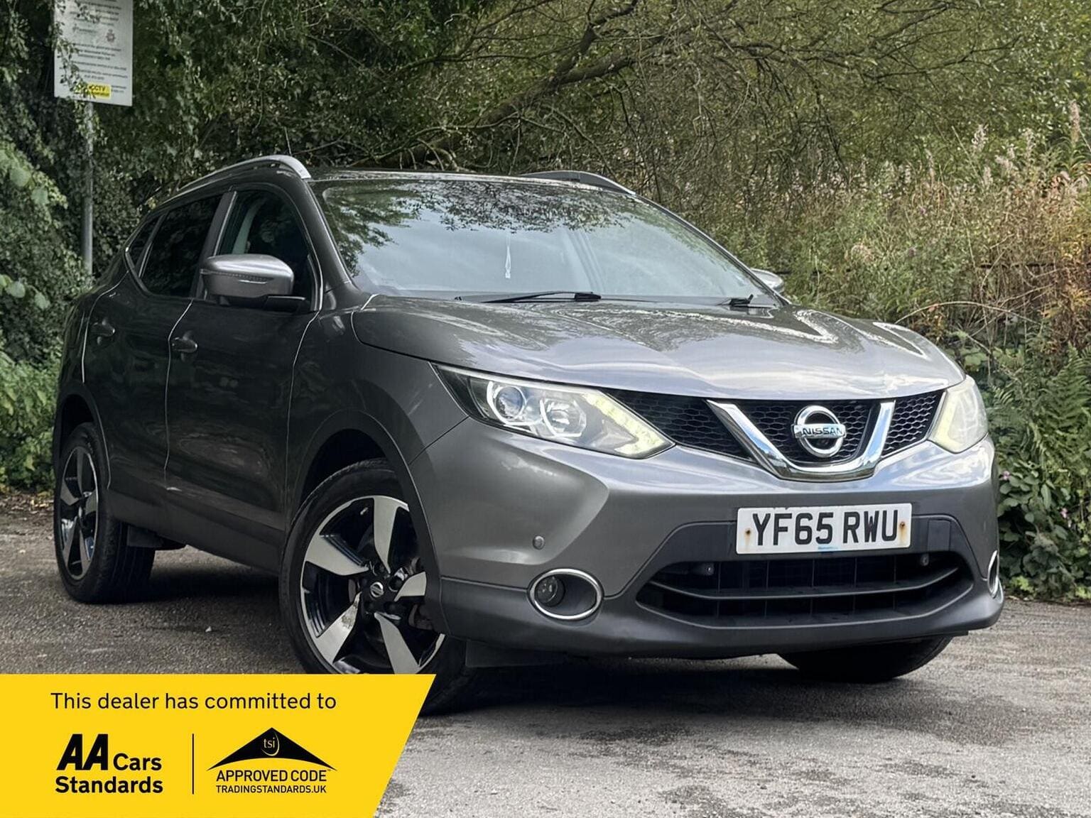 Nissan Qashqai - image 1 of 36