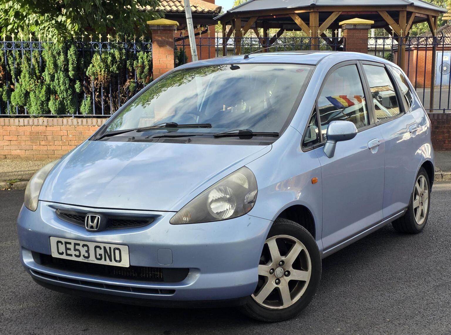 Honda Jazz - image 1 of 28