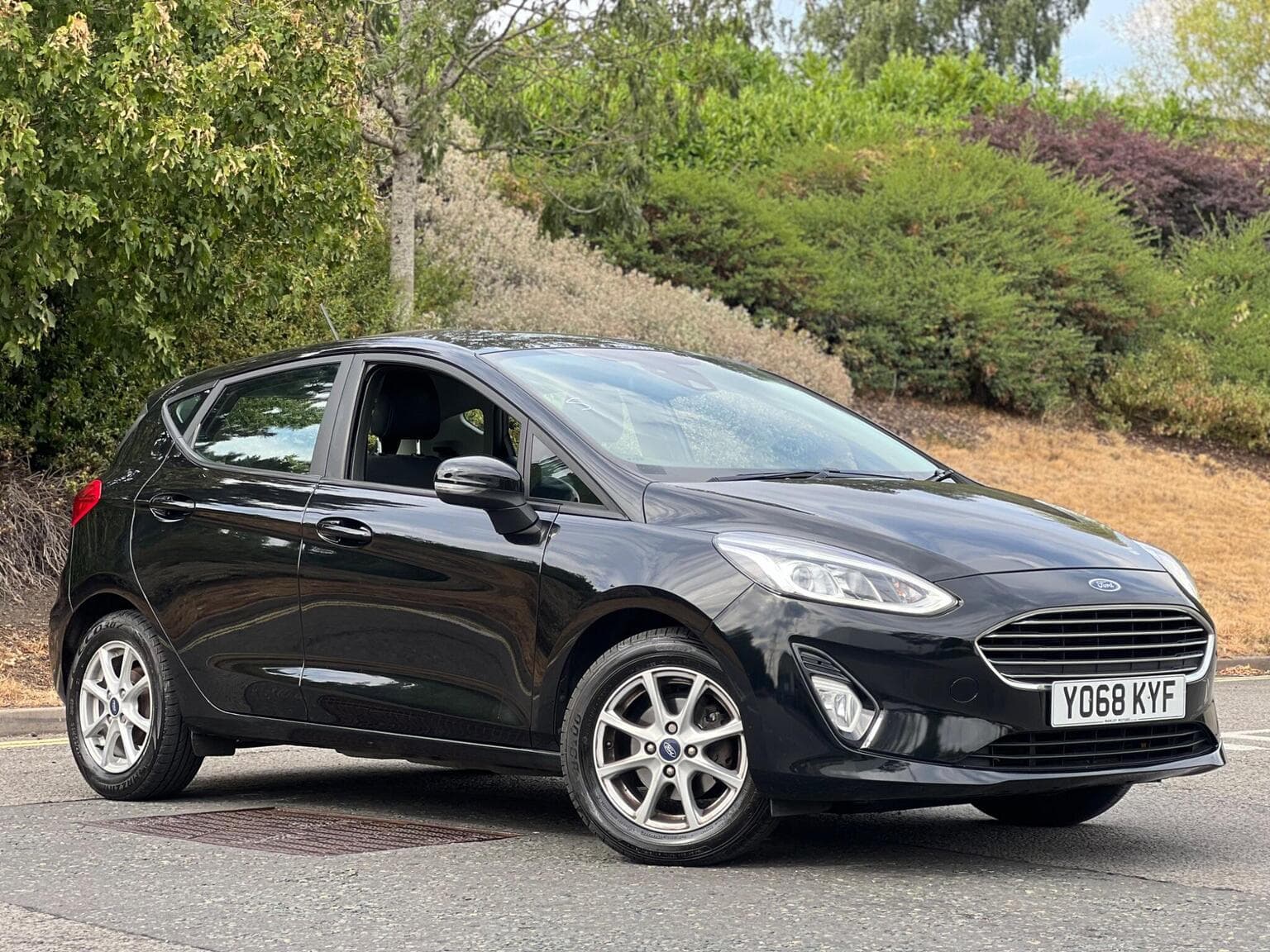 Ford Fiesta - image 1 of 43