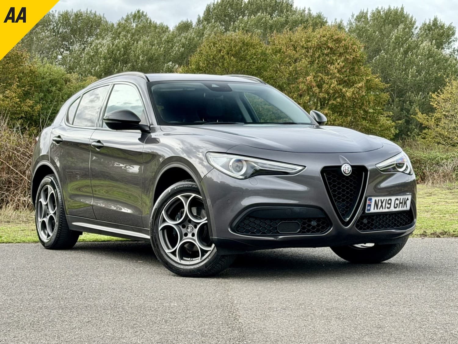Alfa Romeo Stelvio - image 1 of 58