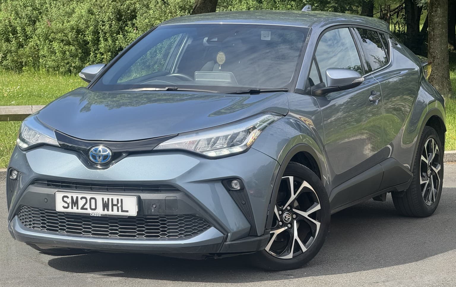 Toyota C-HR - image 1 of 21