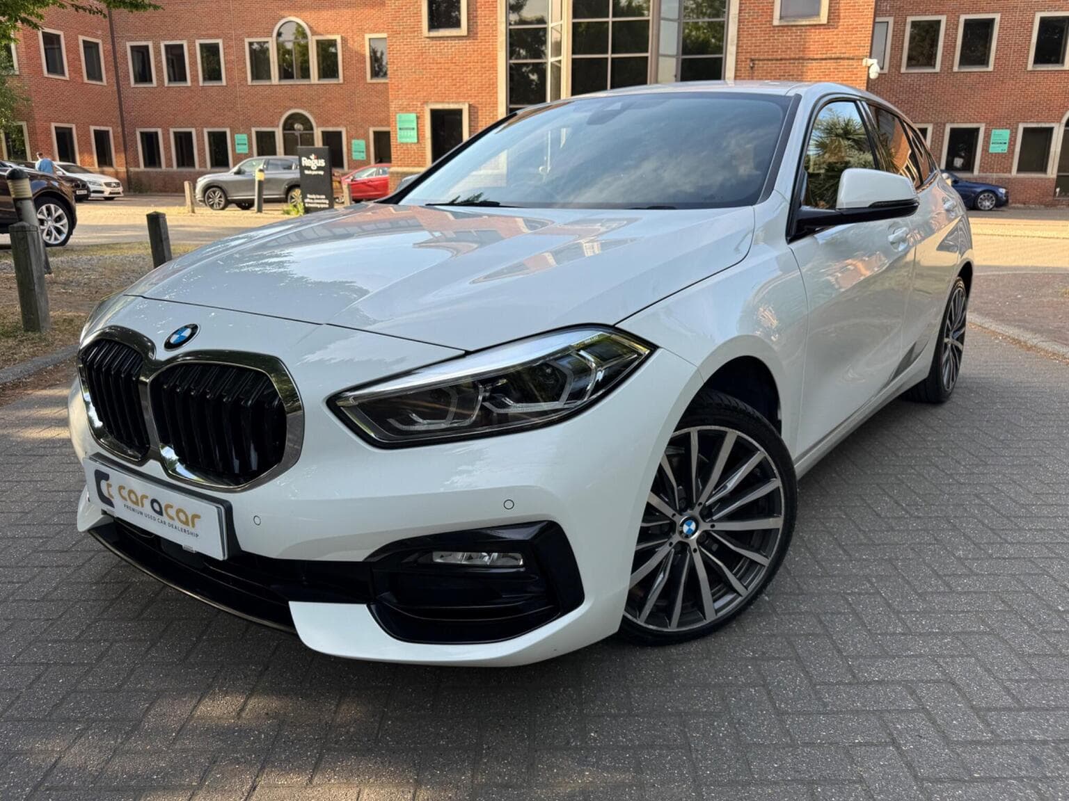 BMW 1 Series - image 1 of 67