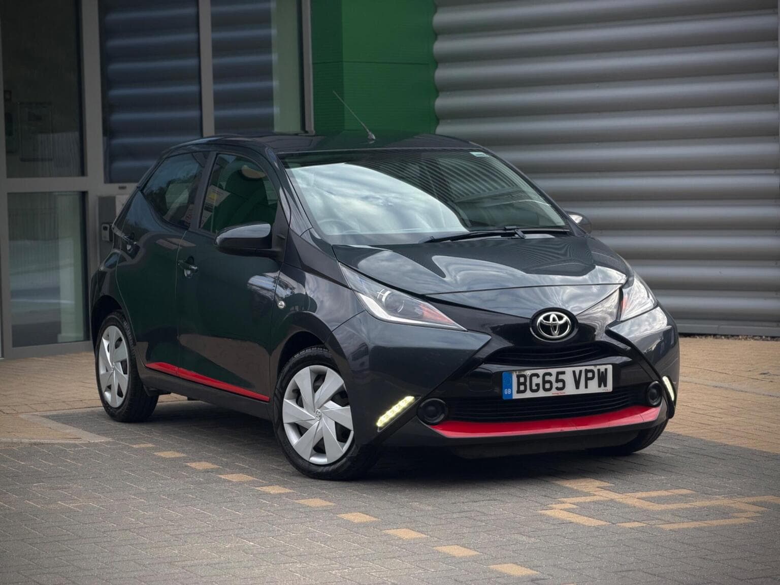 Toyota Aygo - image 1 of 50