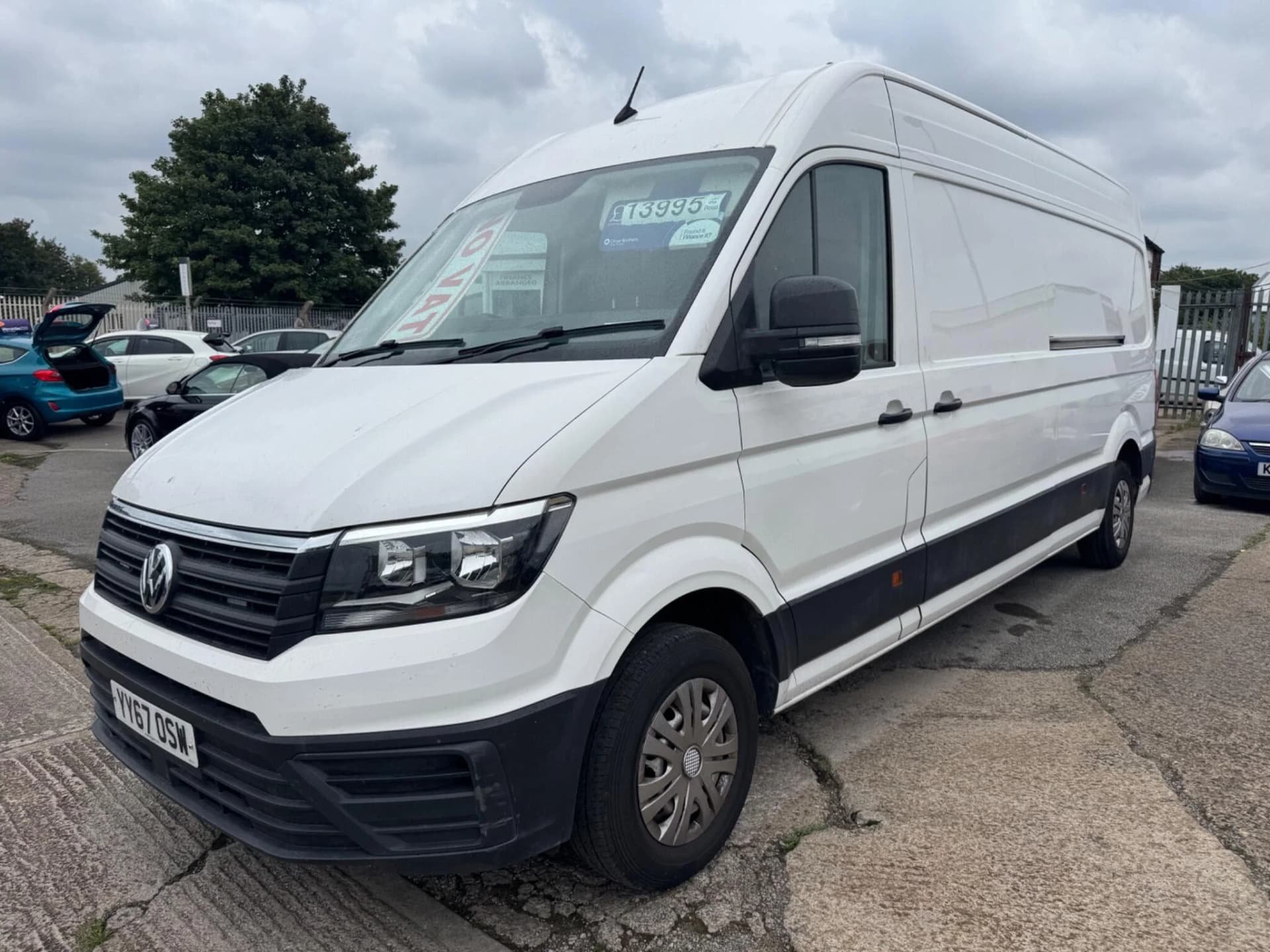 Volkswagen Crafter - image 1 of 20