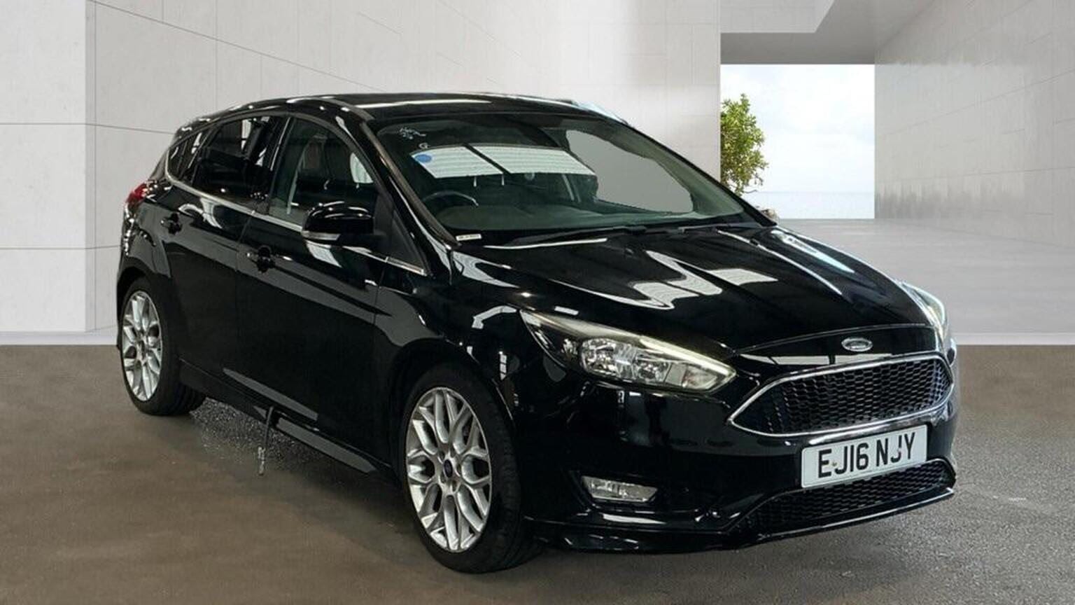 Ford Focus - image 1 of 11