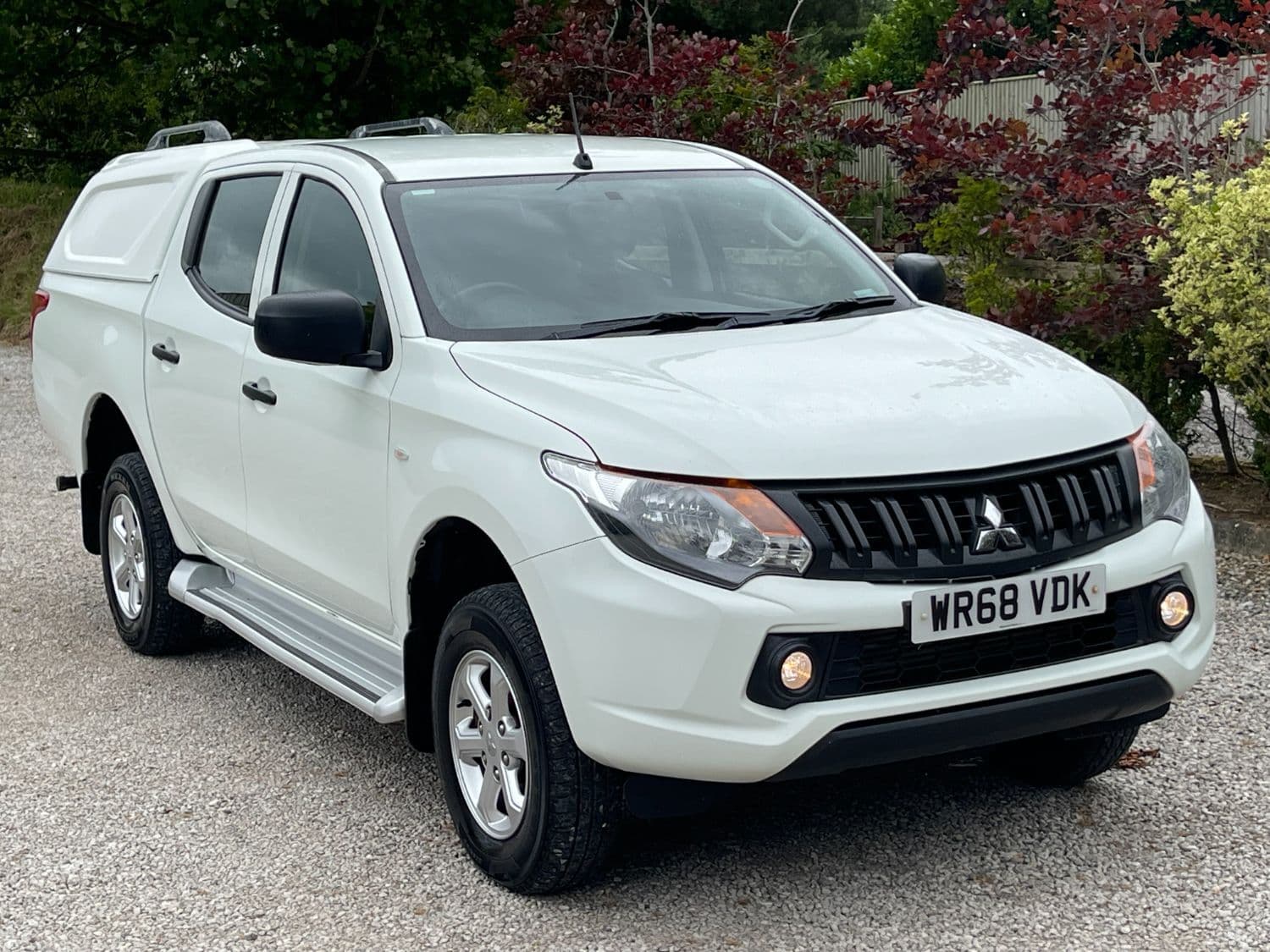 Mitsubishi L200 - image 1 of 17