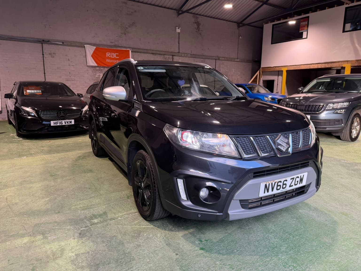 Suzuki Vitara - image 1 of 23