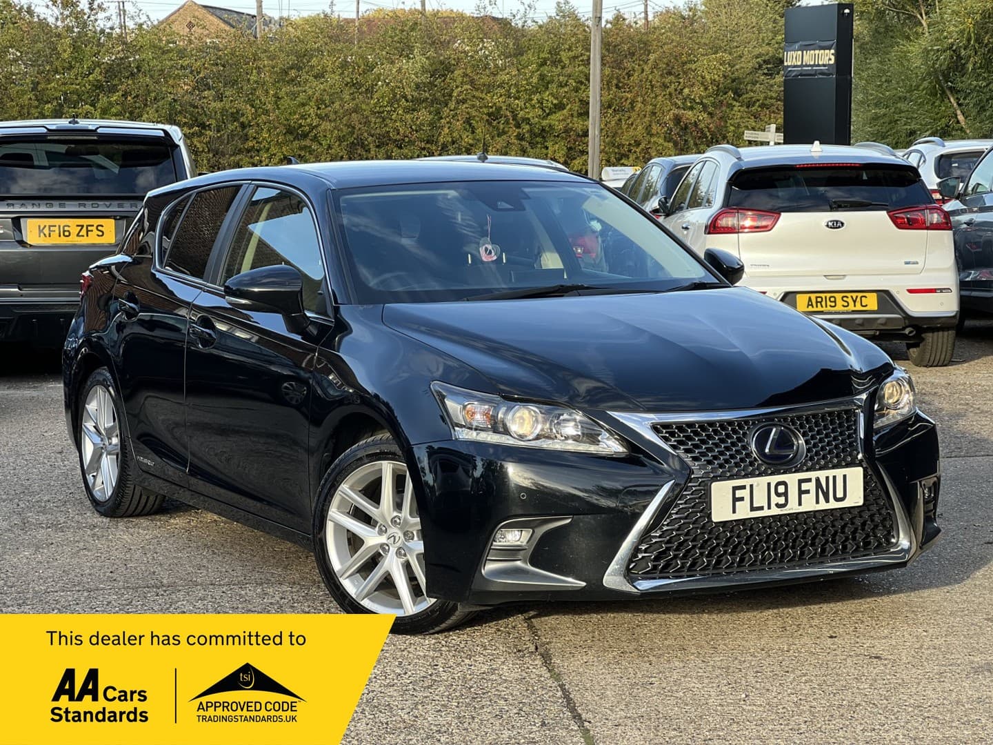 Lexus CT - image 1 of 66