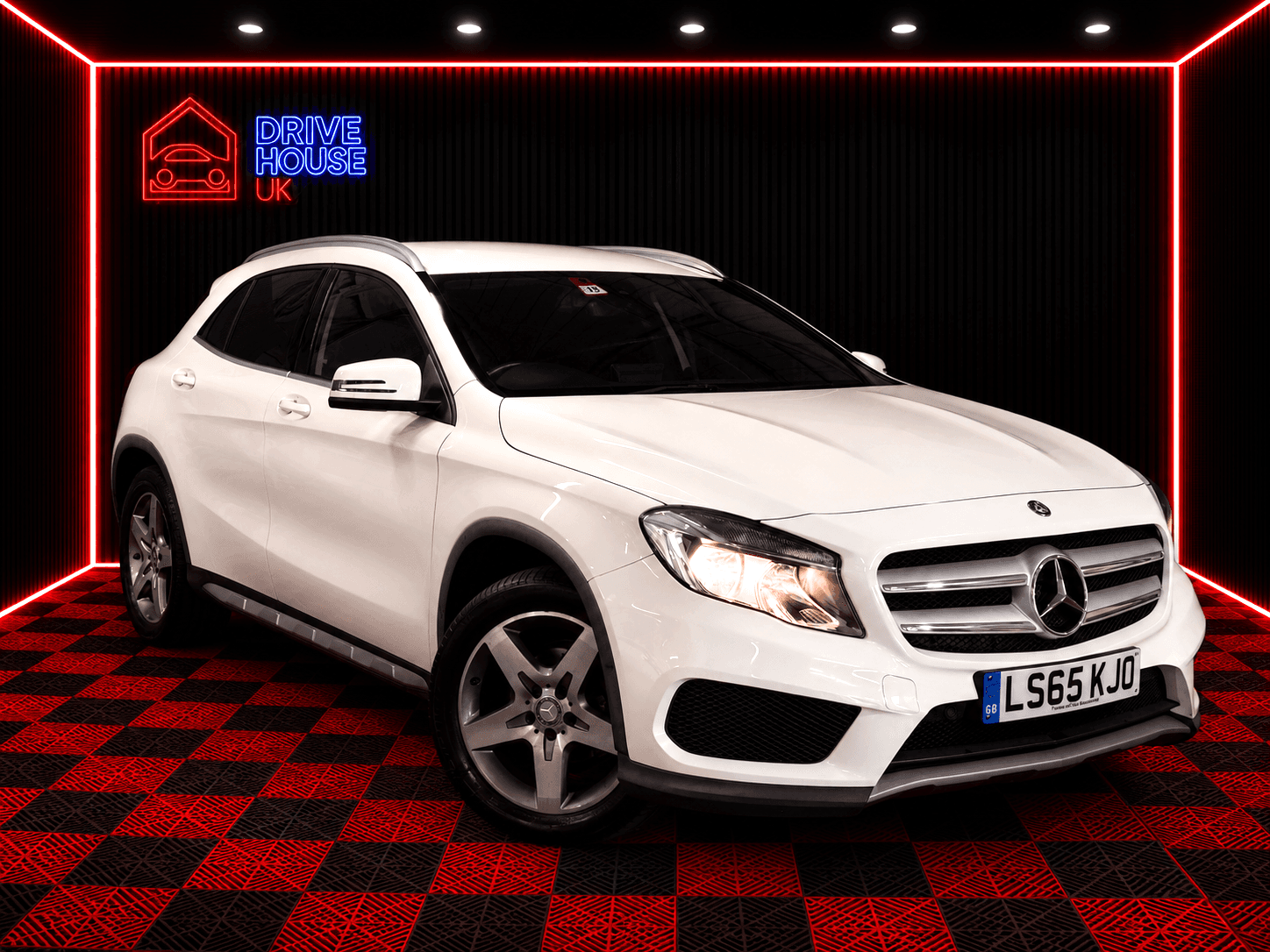 Mercedes-Benz GLA - image 1 of 6