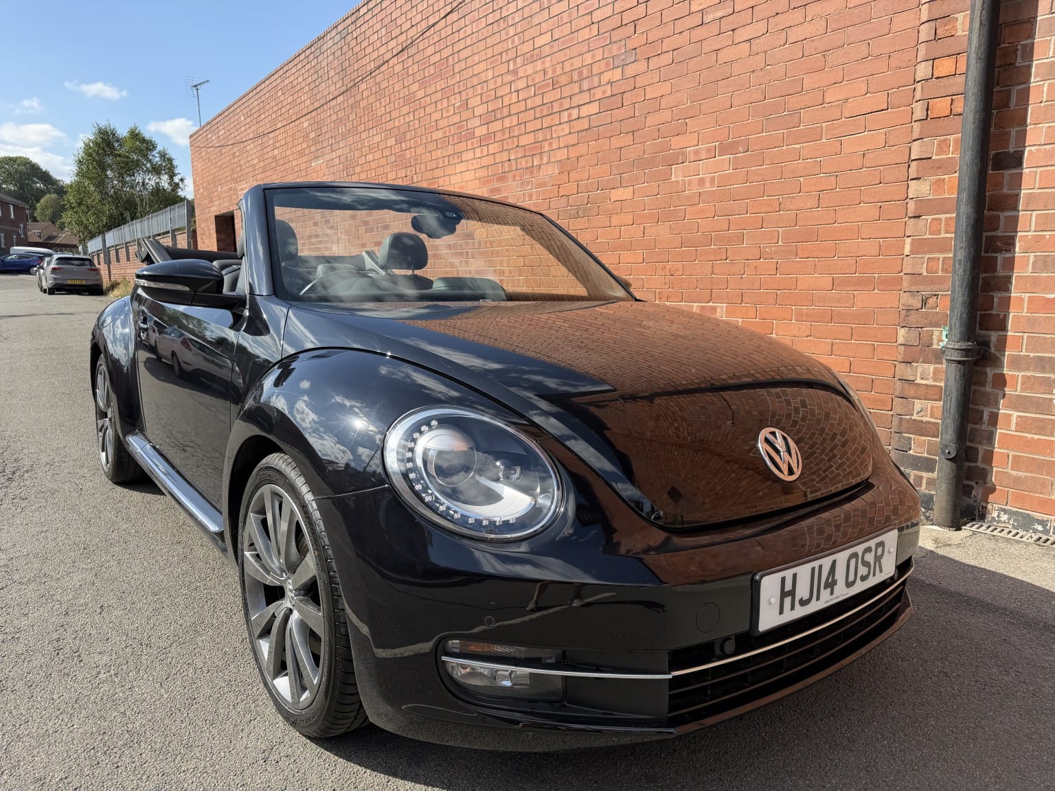 Volkswagen Beetle - image 1 of 19