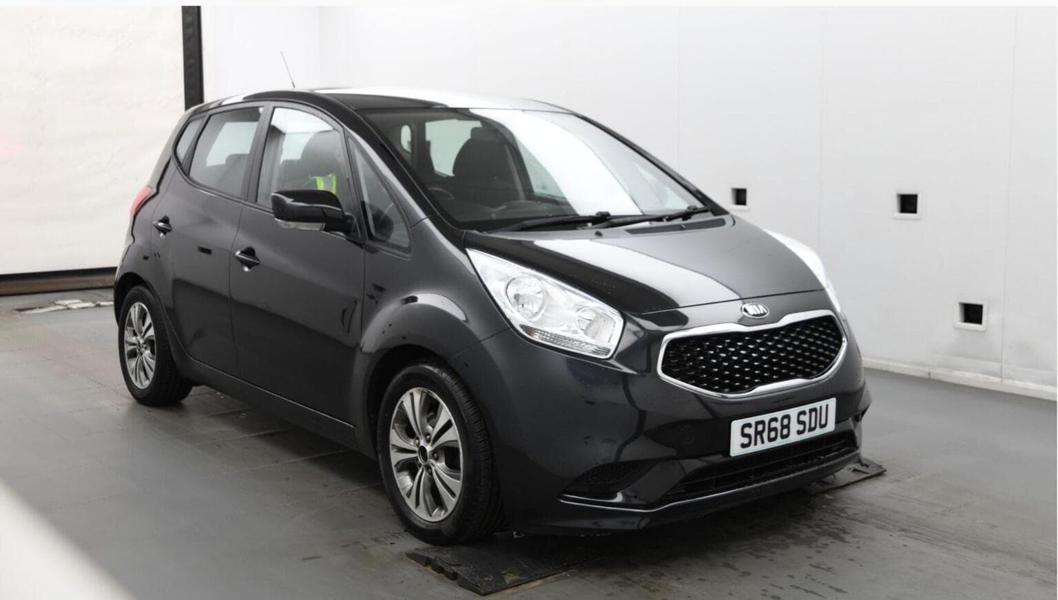 Kia Venga - image 1 of 7