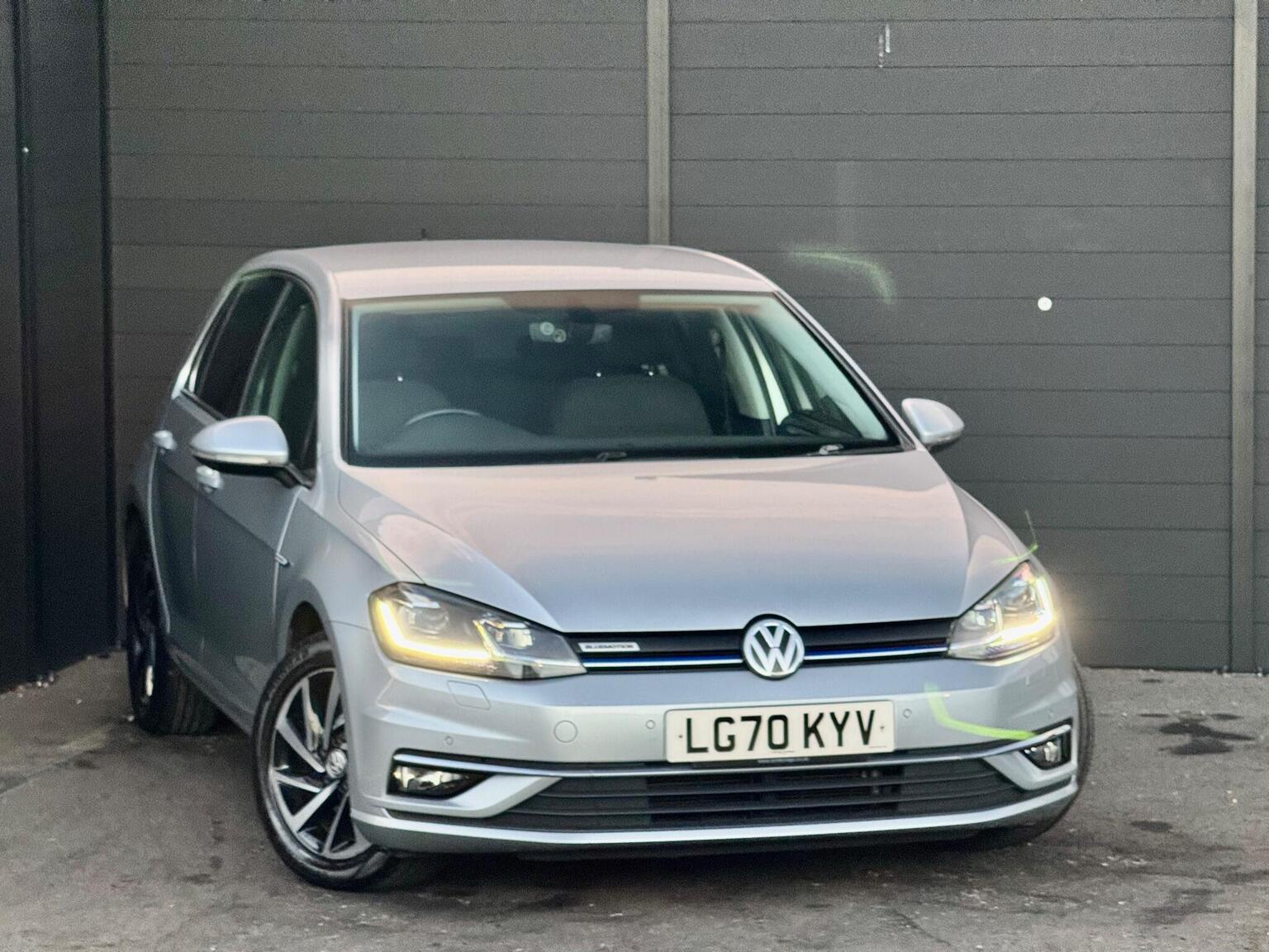 Volkswagen Golf - image 1 of 74