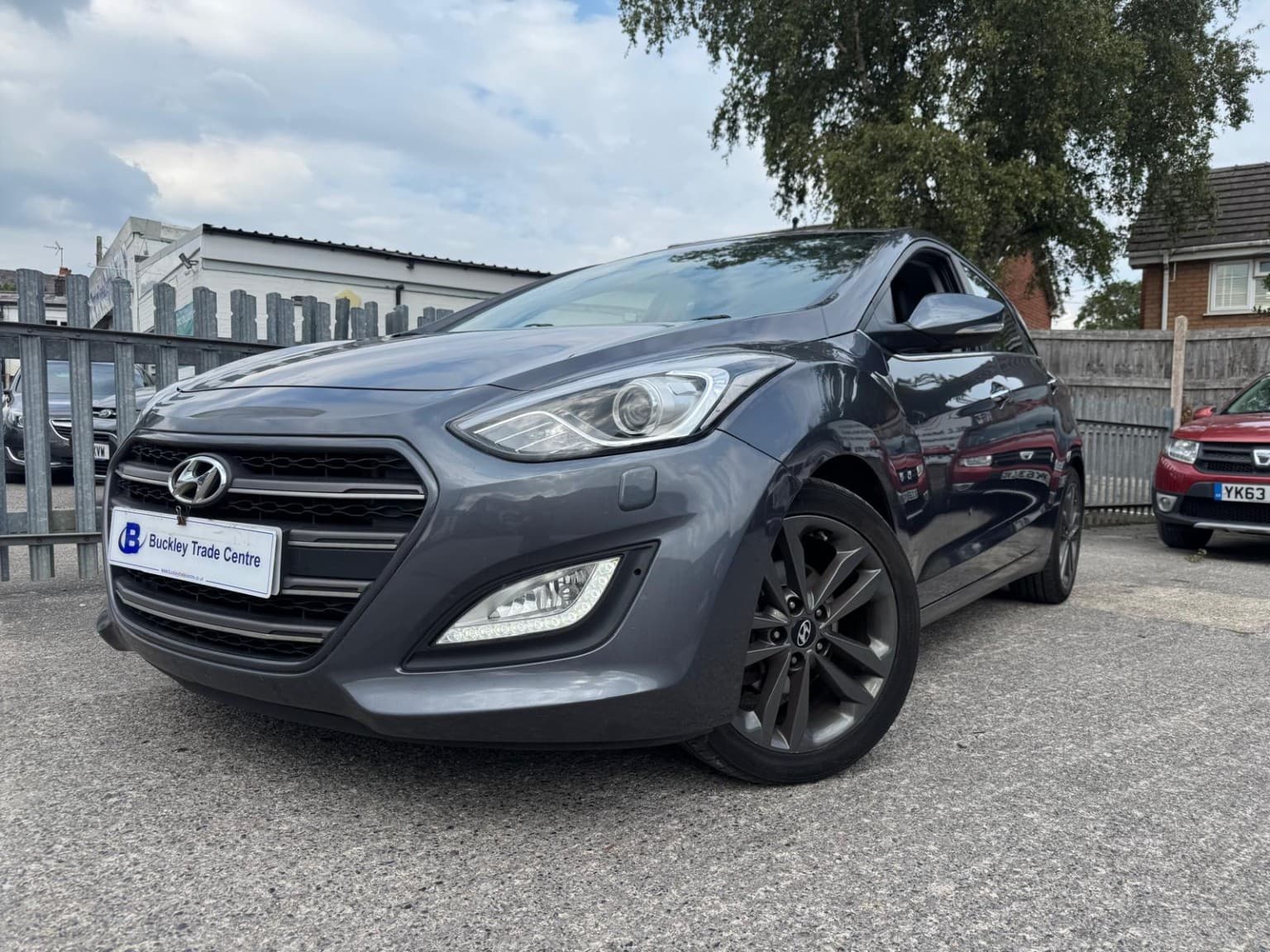 Hyundai i30 - image 1 of 32