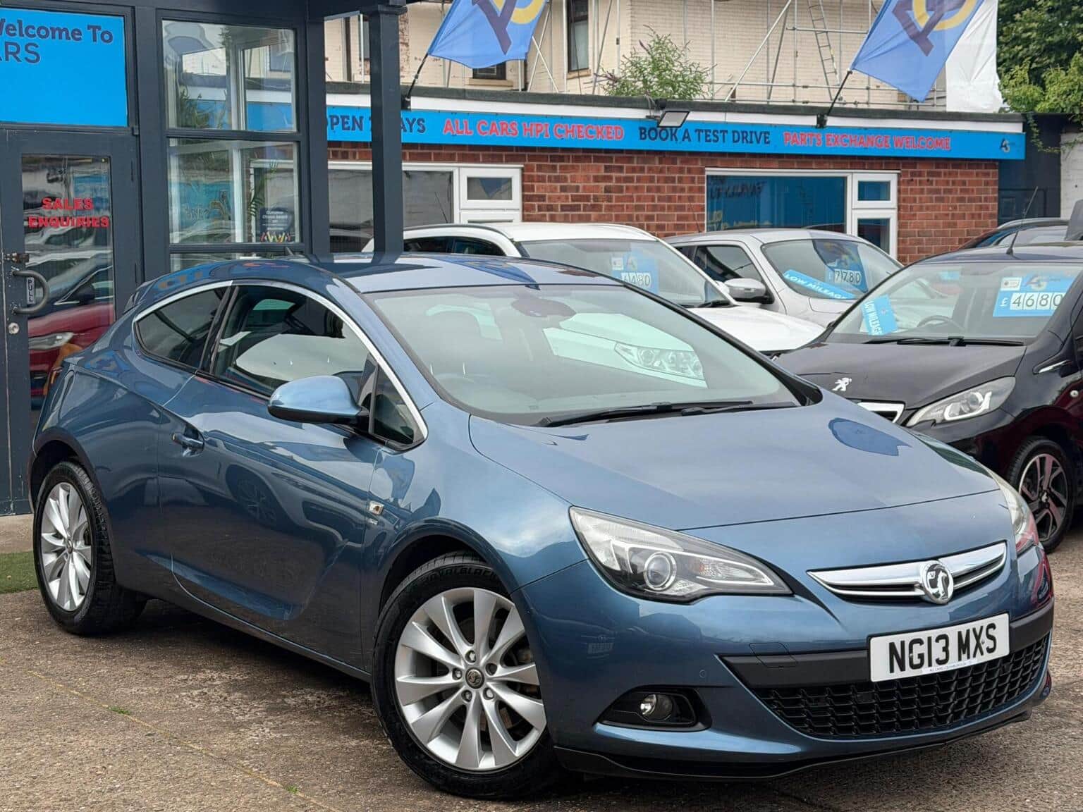 Vauxhall Astra GTC - image 1 of 54