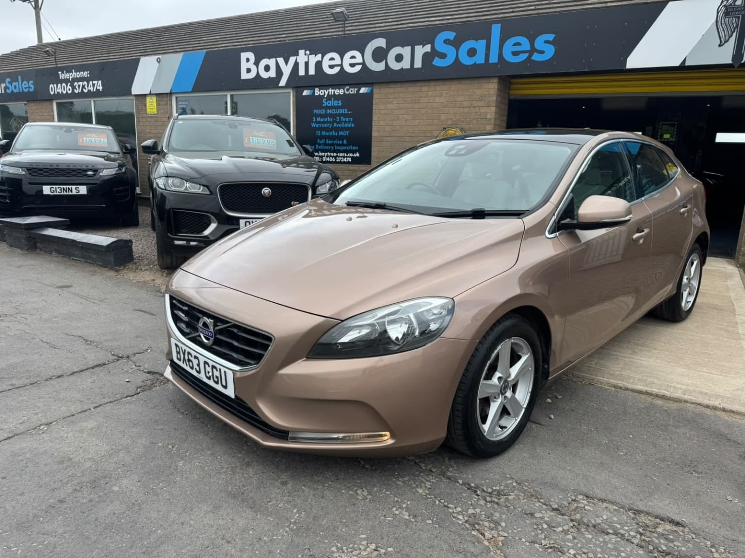 Volvo V40 - image 1 of 19