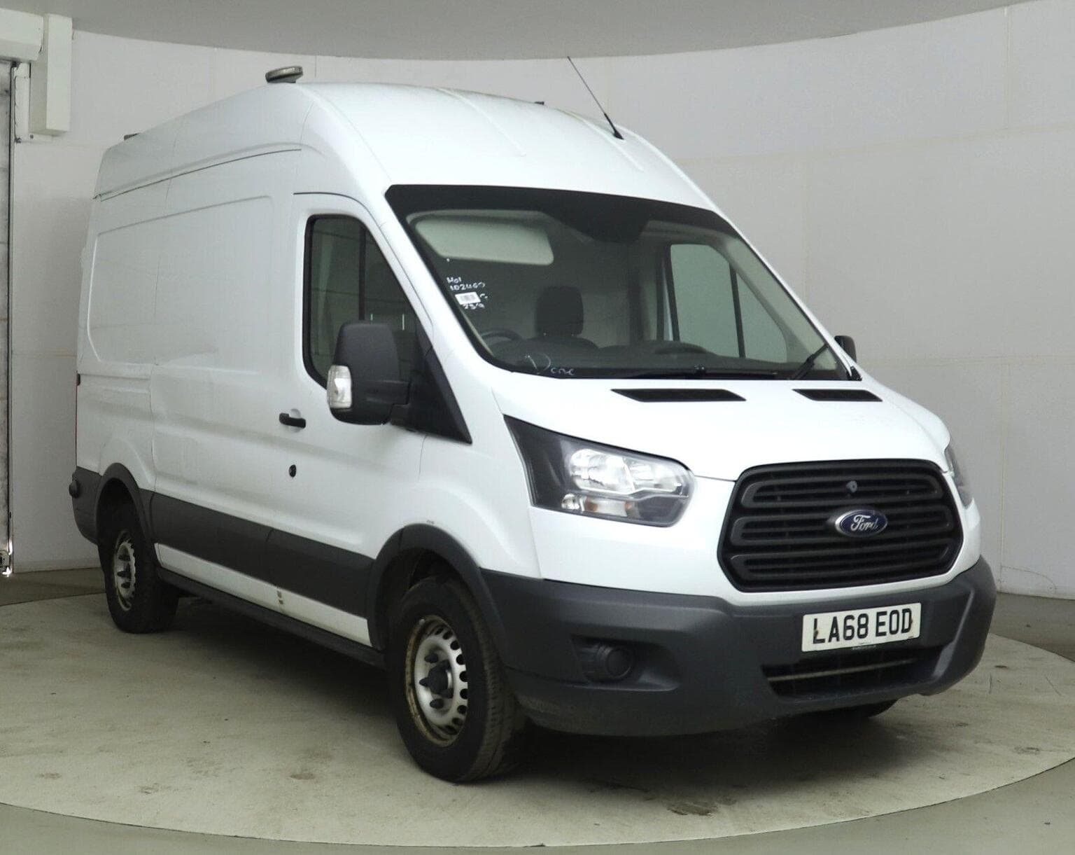 Ford Transit - image 1 of 8