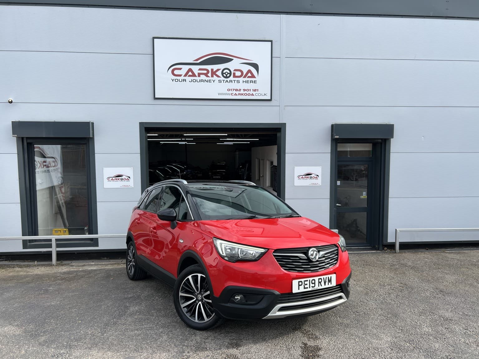 Vauxhall Crossland X - image 1 of 6