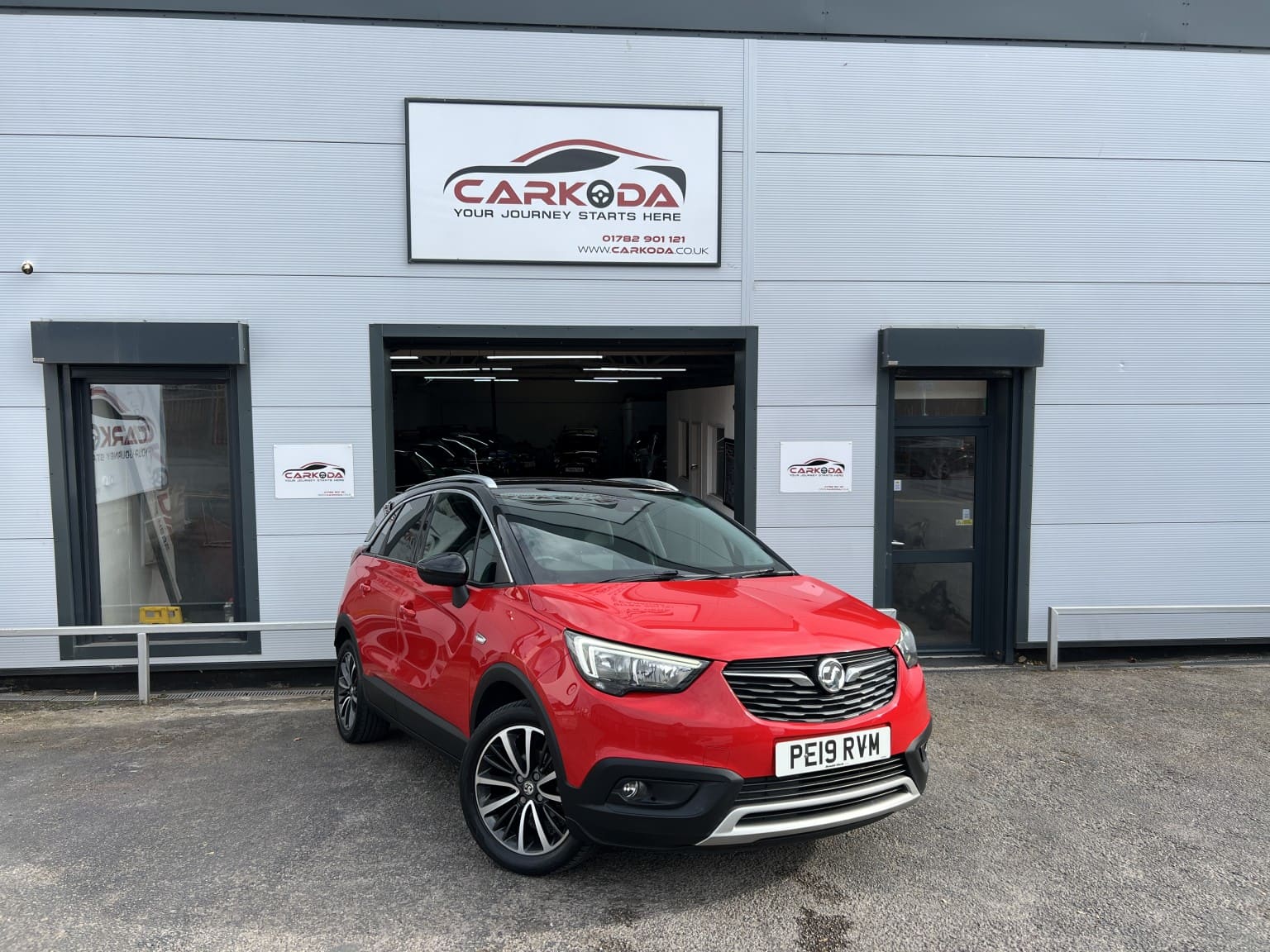 Vauxhall Crossland X - image 1 of 77