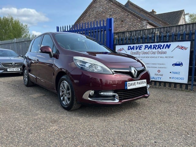 Renault Scenic - image 1 of 11