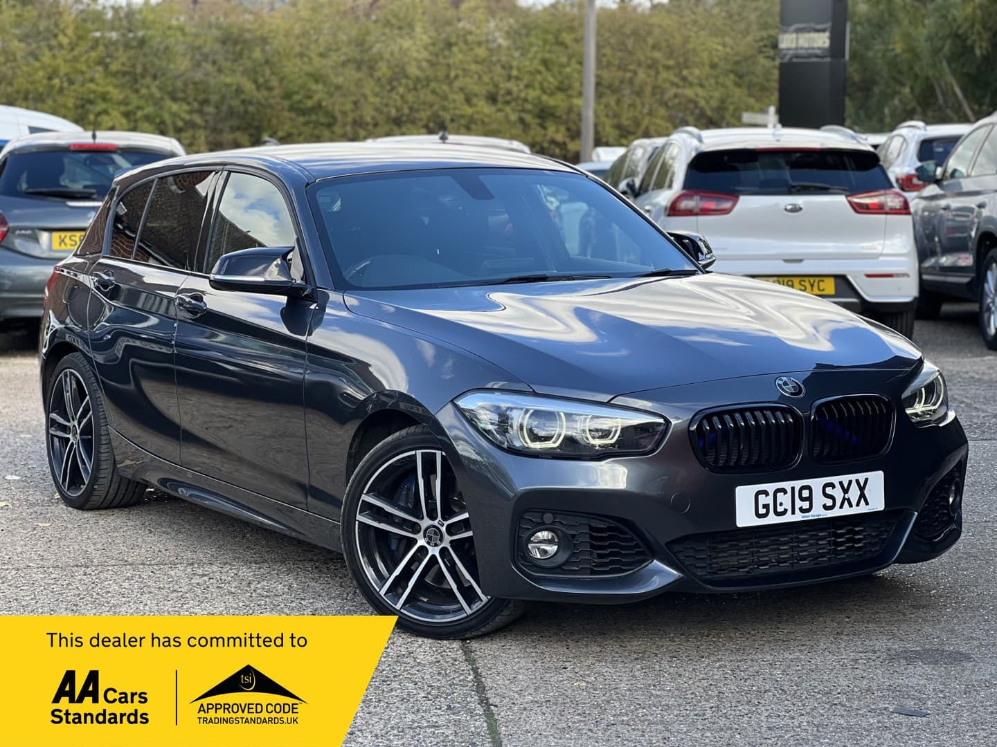BMW 1 Series - image 1 of 61