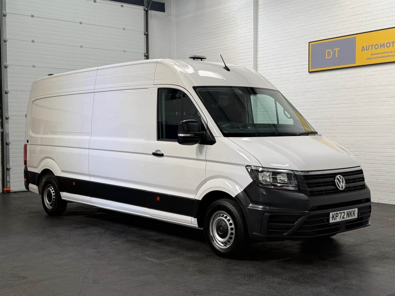 Volkswagen Crafter - image 1 of 91
