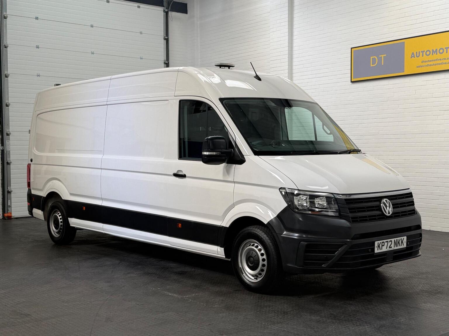 VOLKSWAGEN CRAFTER - image 1 of 91
