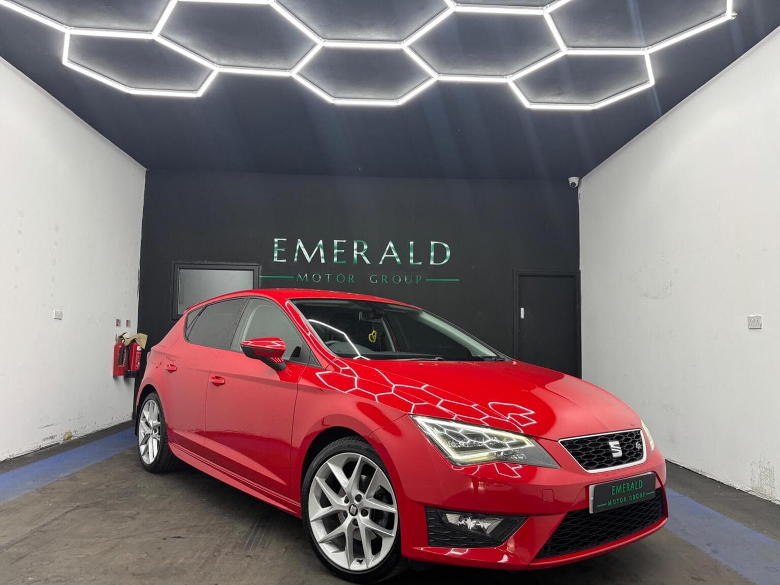 SEAT Leon - image 1 of 64