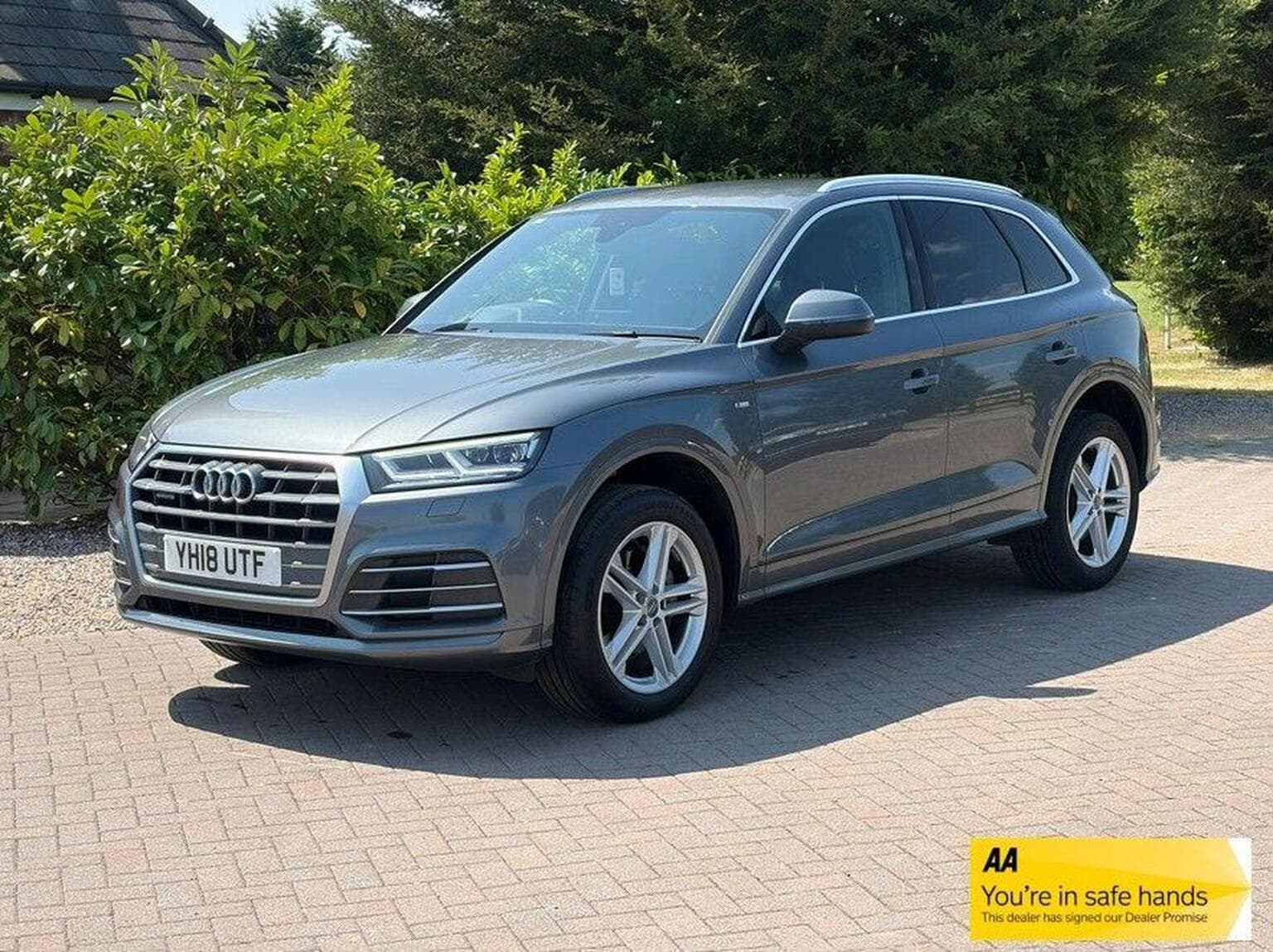 Audi Q5 - image 1 of 40