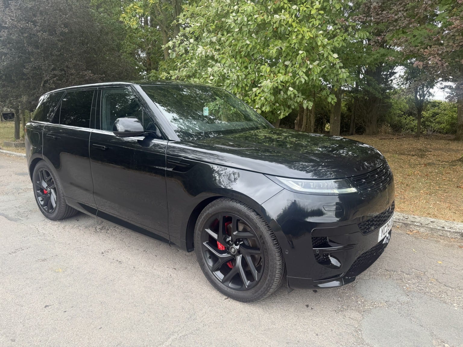 Land Rover Range Rover Sport - image 1 of 37