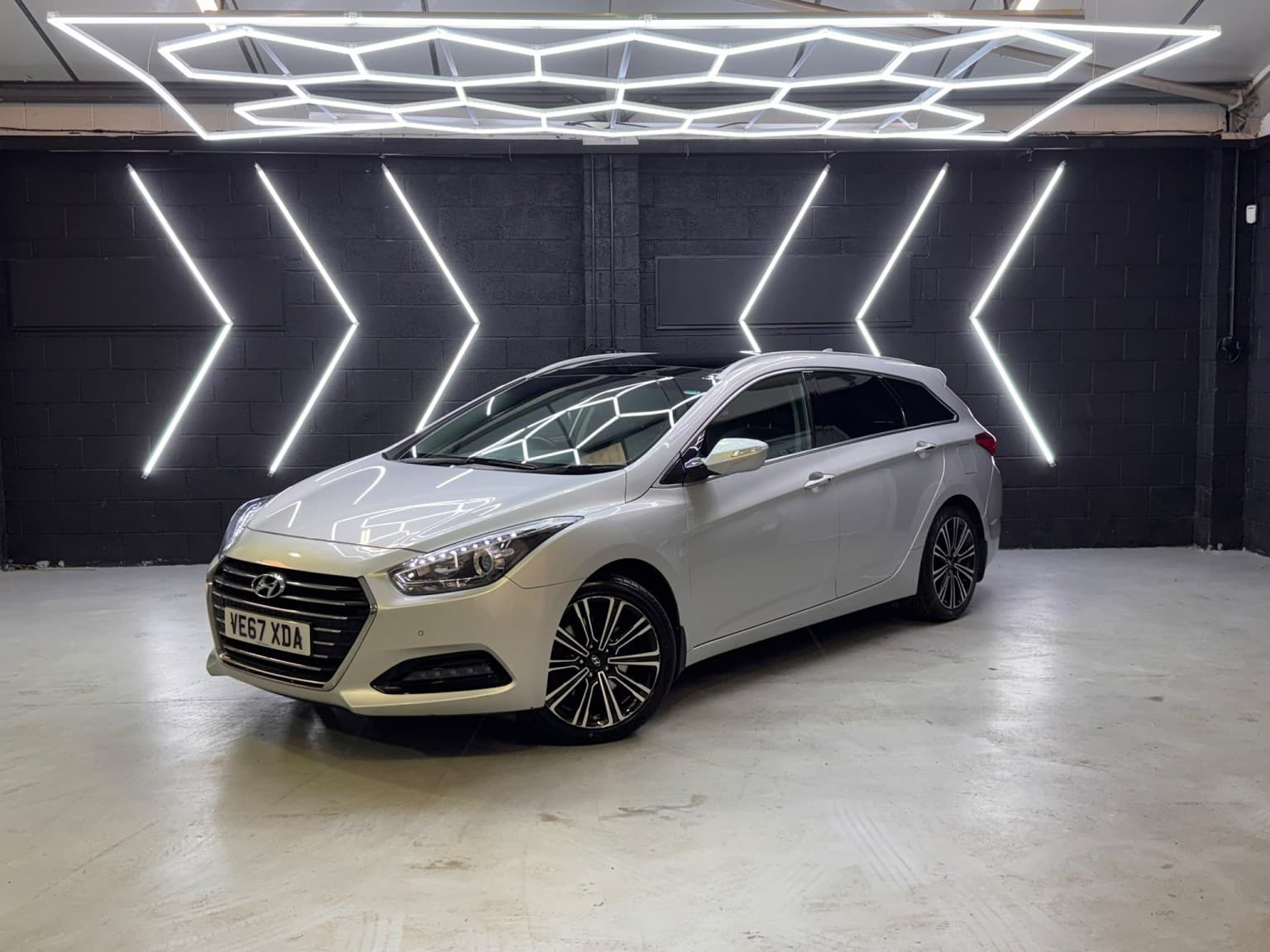 Hyundai i40 - image 1 of 6
