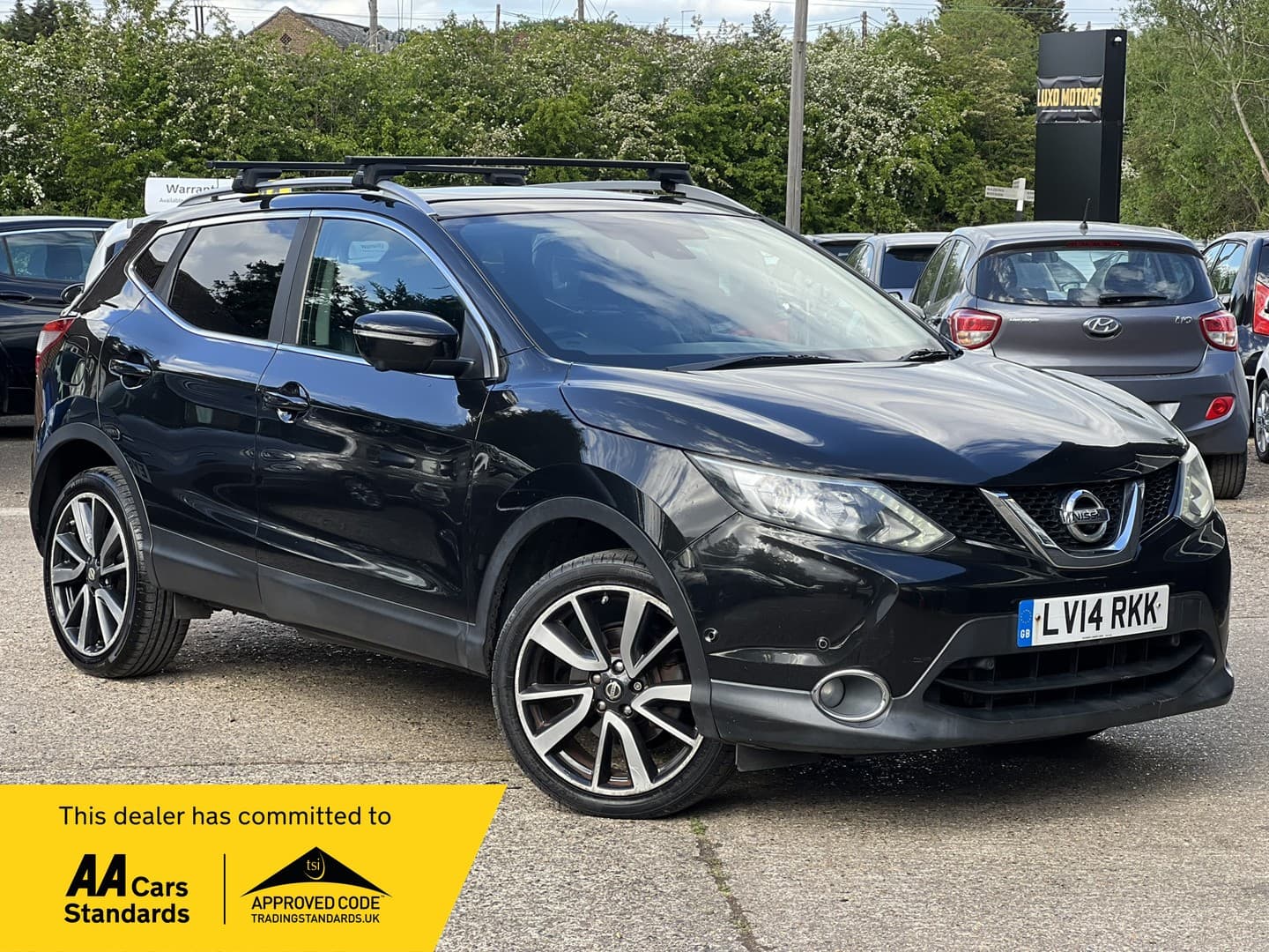 Nissan Qashqai - image 1 of 60