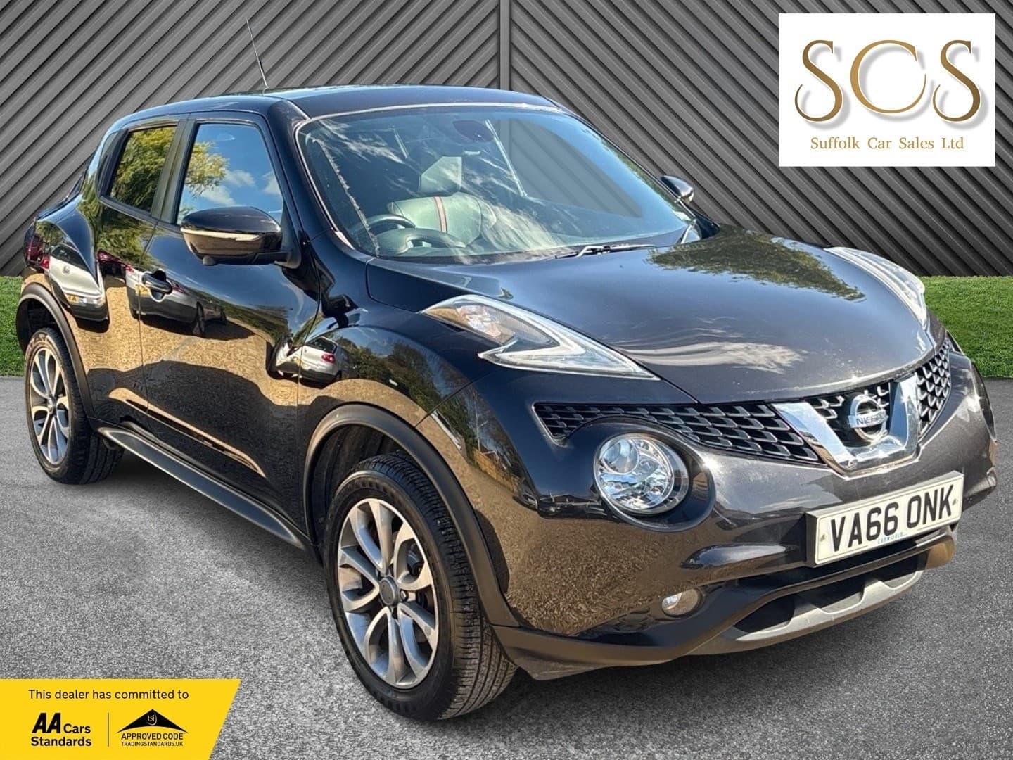 Nissan Juke - image 1 of 50