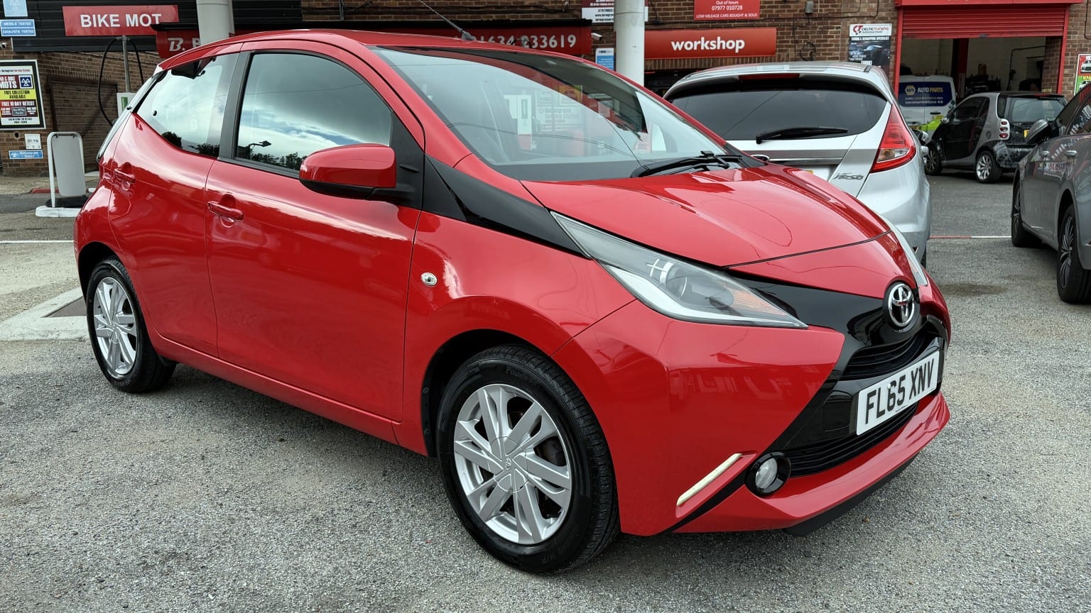 Toyota Aygo - image 1 of 23